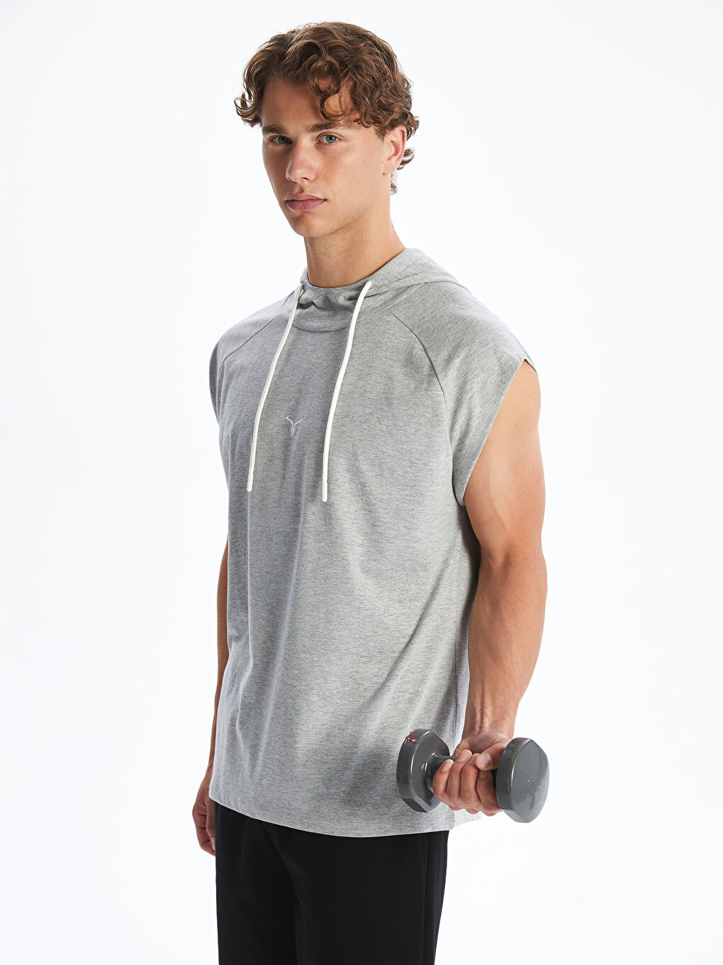 تيشيرت رجالي بدون أكمام مزود بغطاء رأس