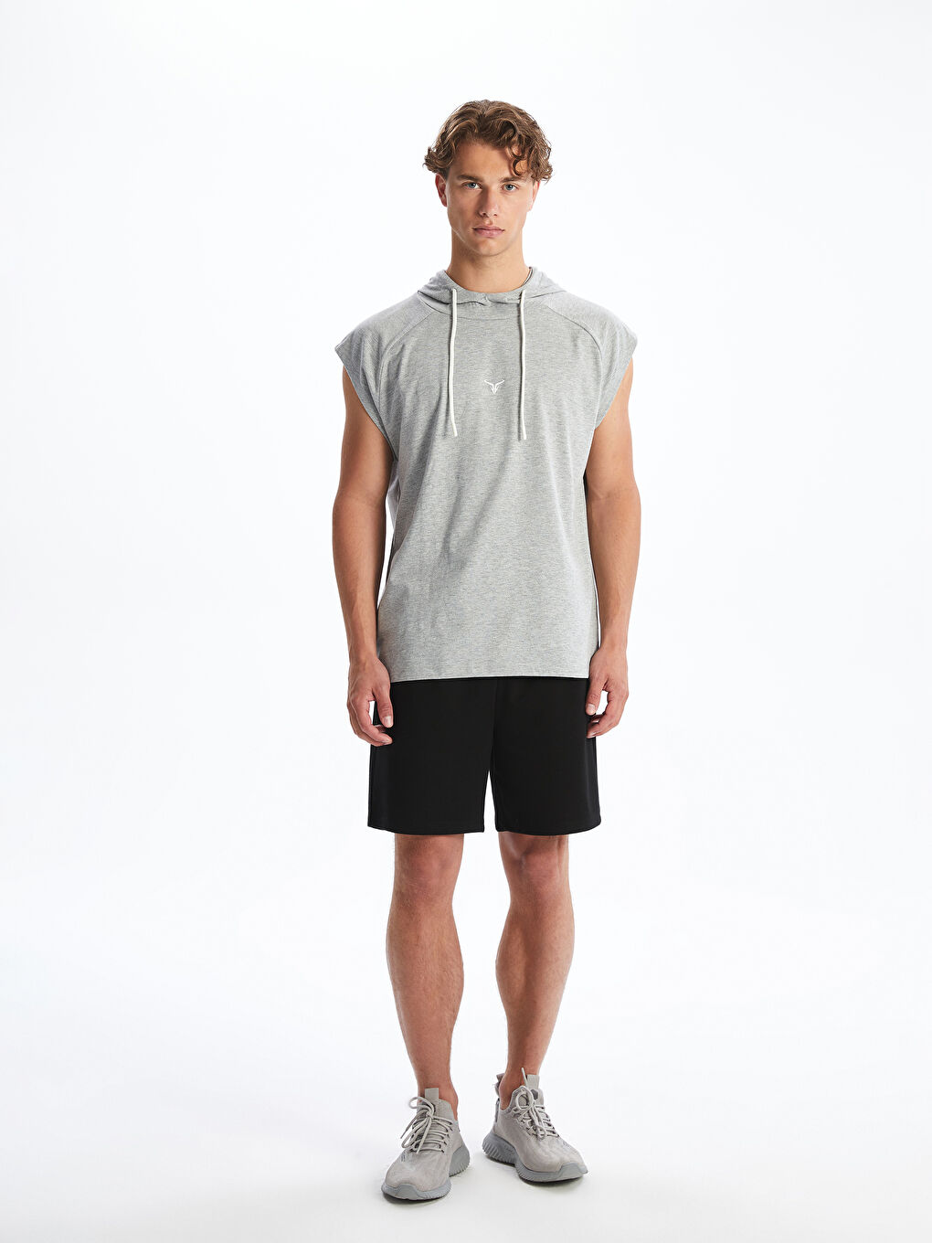 تيشيرت رجالي بدون أكمام مزود بغطاء رأس-1