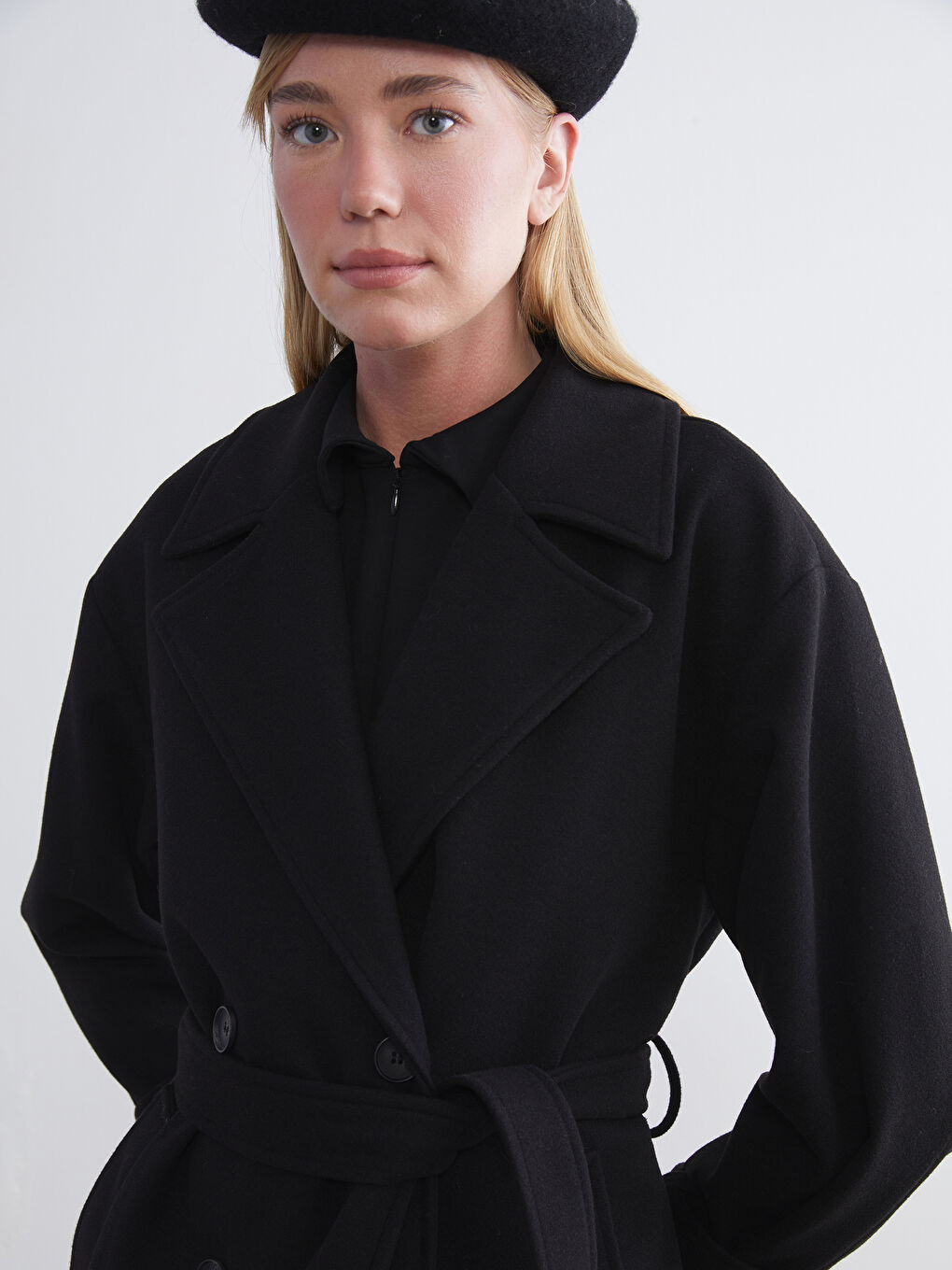 Siyah Kruvaze Yaka Kadın Kaşe Kaban-2