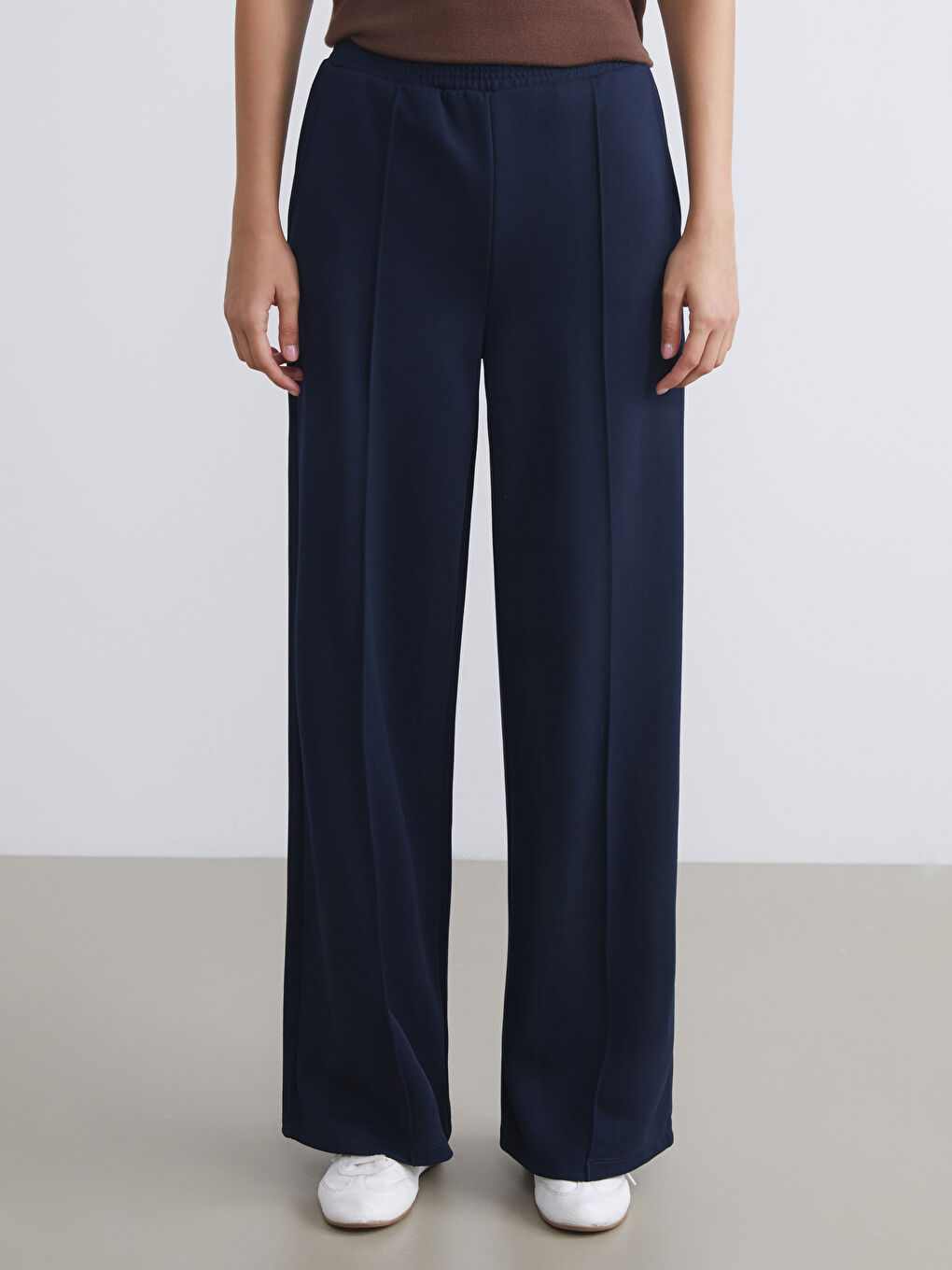 Women's Sweatpants with Elastic Waist-3