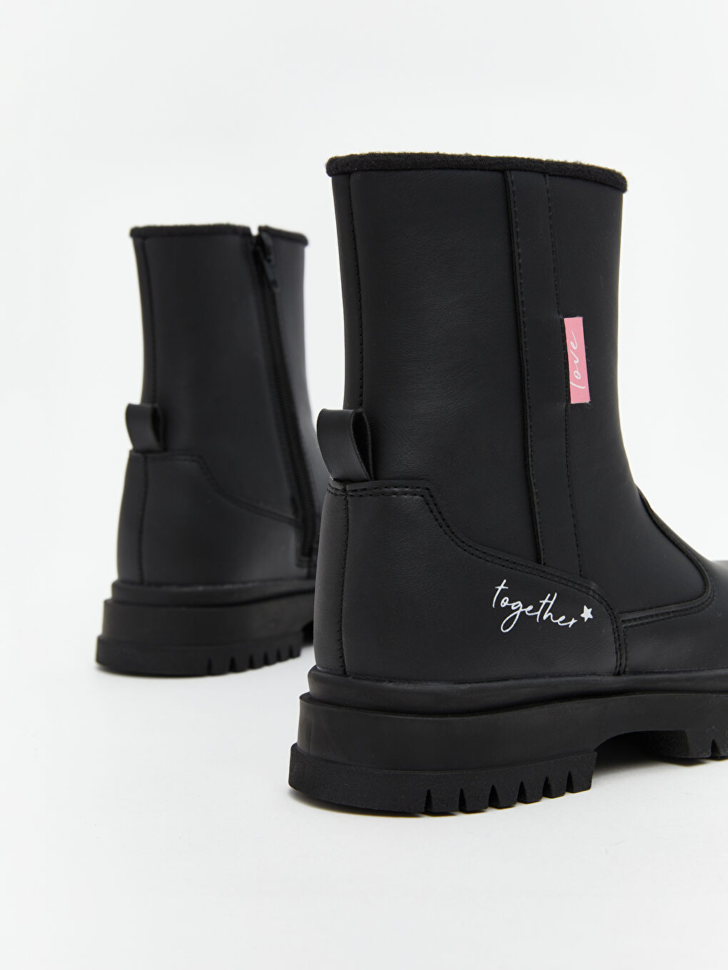 Siyah Deri Görünümlü Kız Çocuk Bot-4