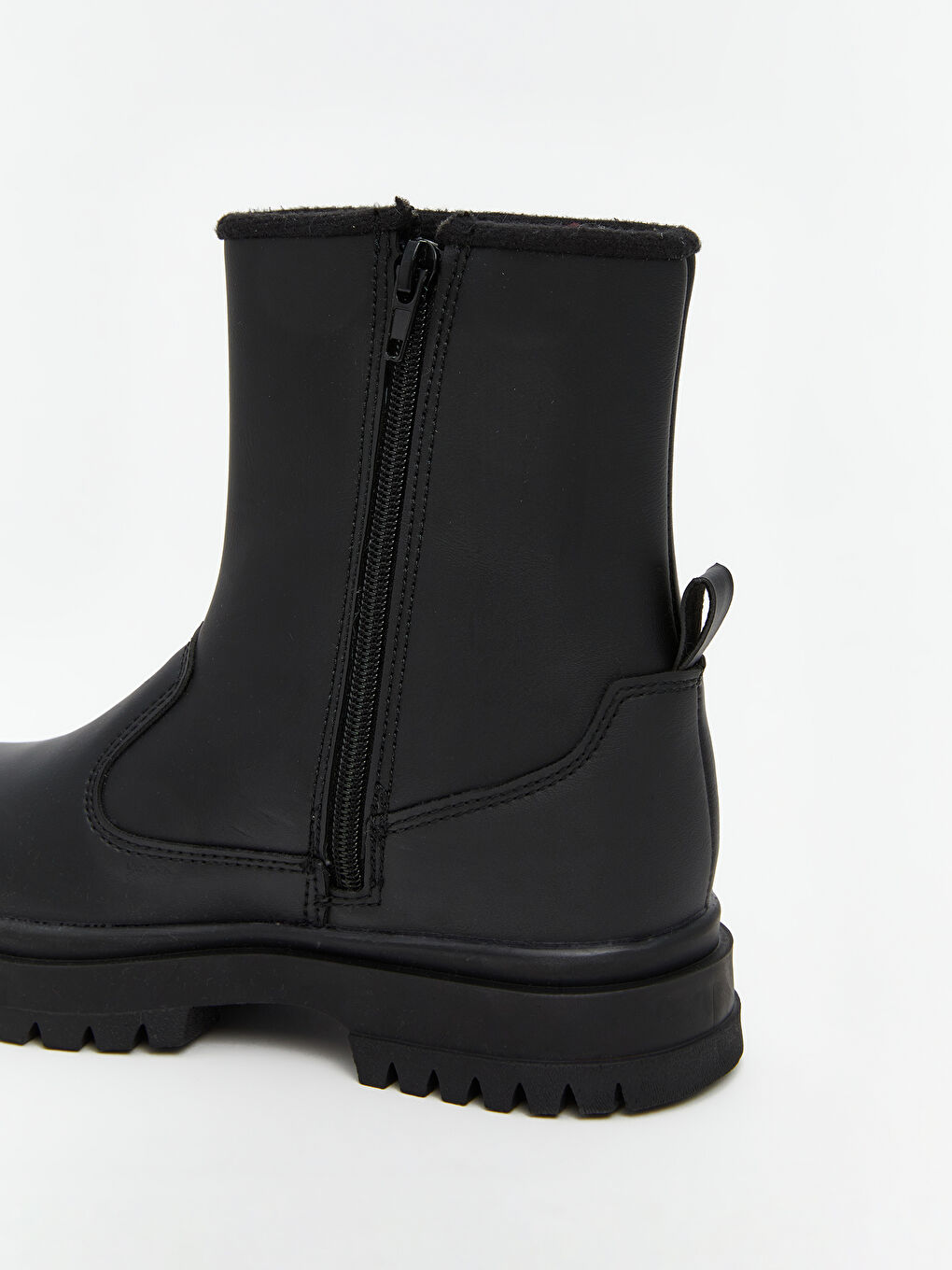 Siyah Deri Görünümlü Kız Çocuk Bot-5