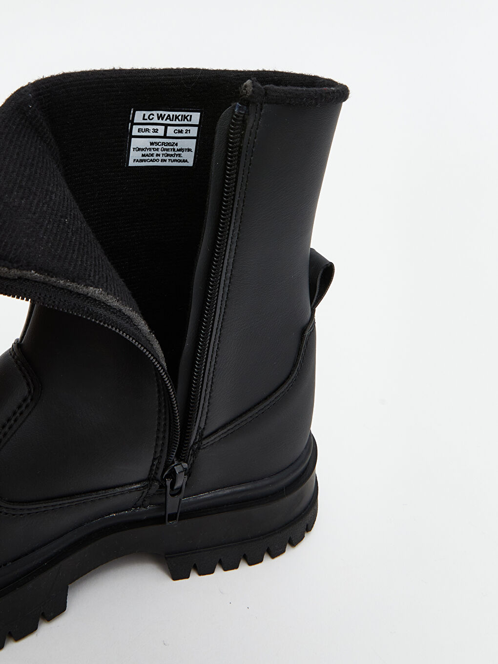 Siyah Deri Görünümlü Kız Çocuk Bot-6