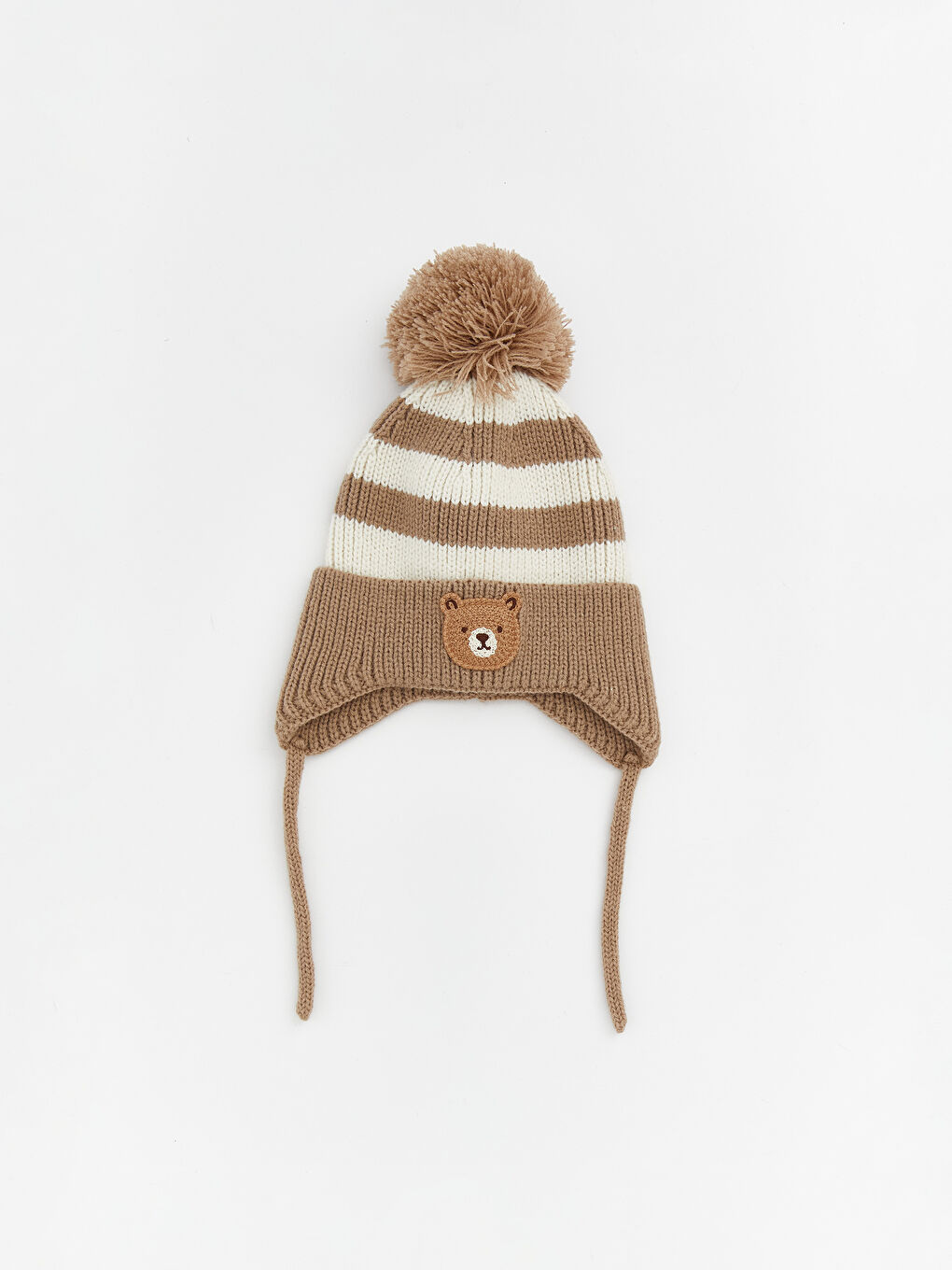 کڵاوی منداڵی تازەلەدایکبوو بۆ کوڕان بە وردەی پۆمپۆم