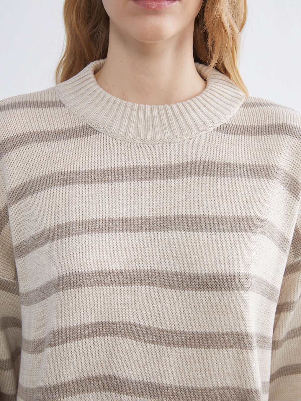 بلوز گەردەنبەند خەتخەت ئۆڤەرسایز تریکۆ ژنان-4