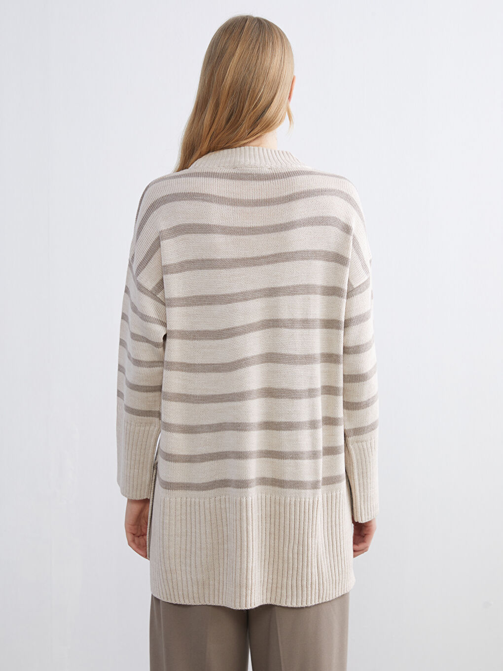 بلوز گەردەنبەند خەتخەت ئۆڤەرسایز تریکۆ ژنان-6