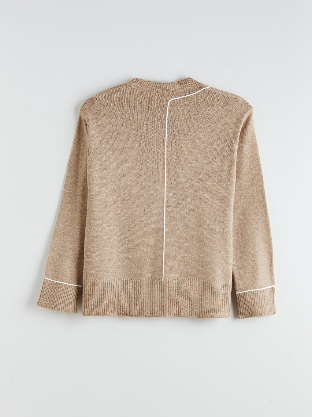 كنزة صوفية تريكو برقبة دائرية بتفاصيل مخططة للسيدات-5