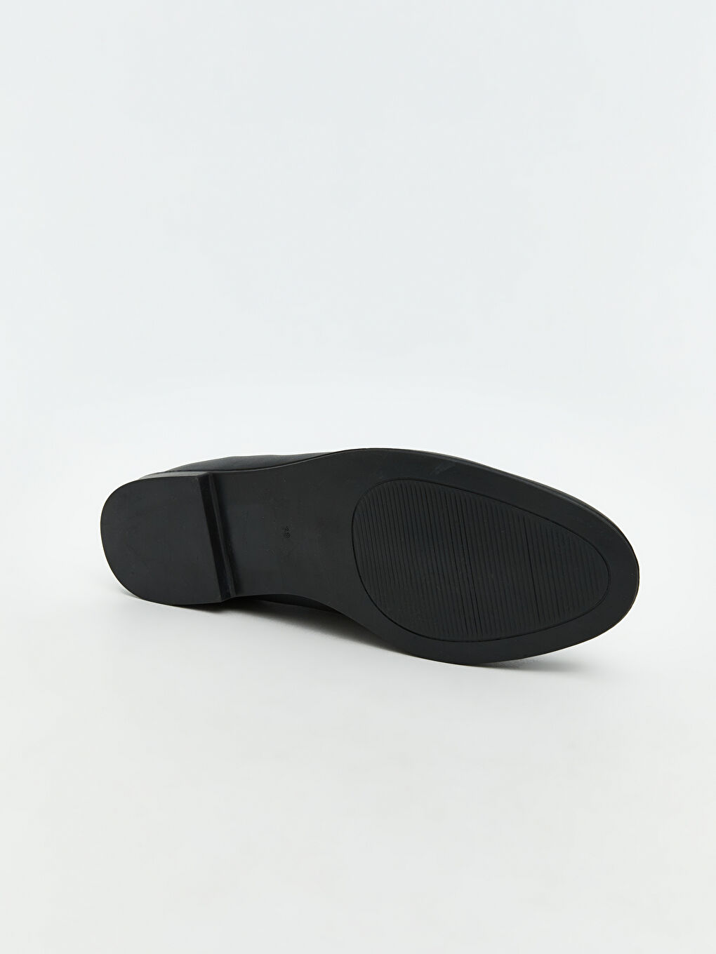 Siyah Deri Görünümlü Kadın Klasik Ayakkabı-3