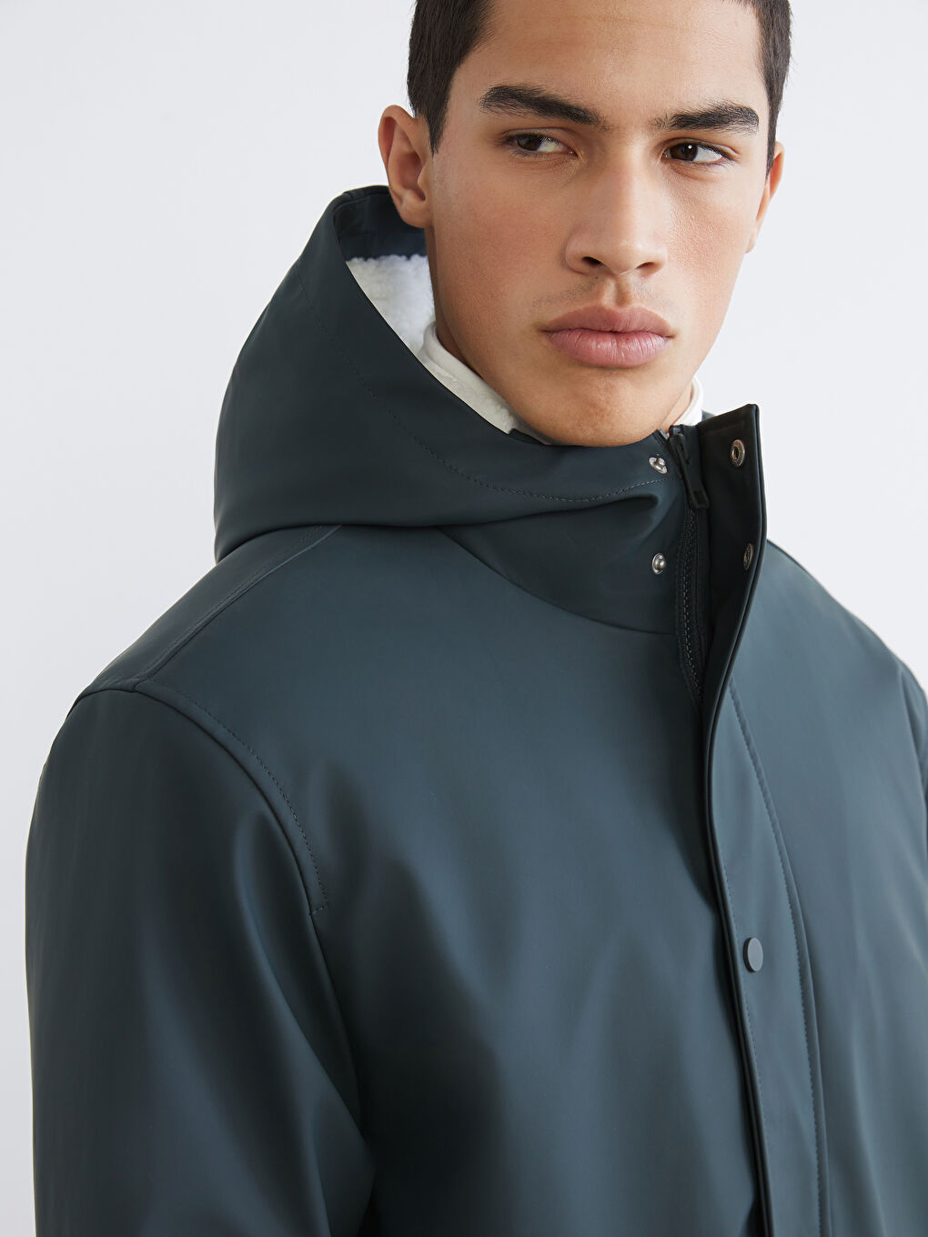 Yeşil Kapüşonlu İçi Kürklü Erkek Mont-2