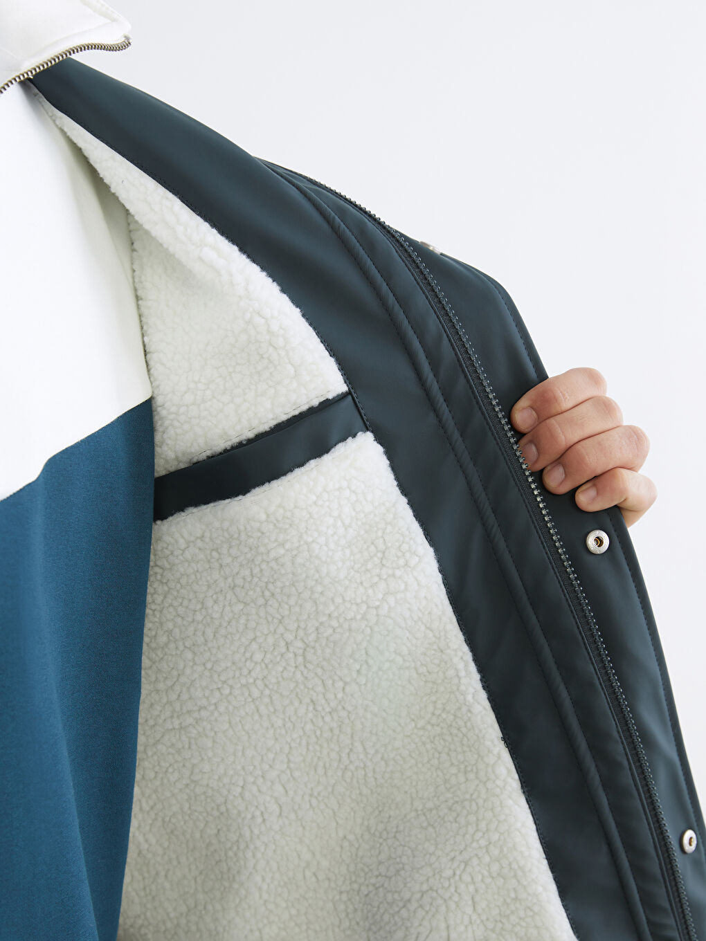 Yeşil Kapüşonlu İçi Kürklü Erkek Mont-3