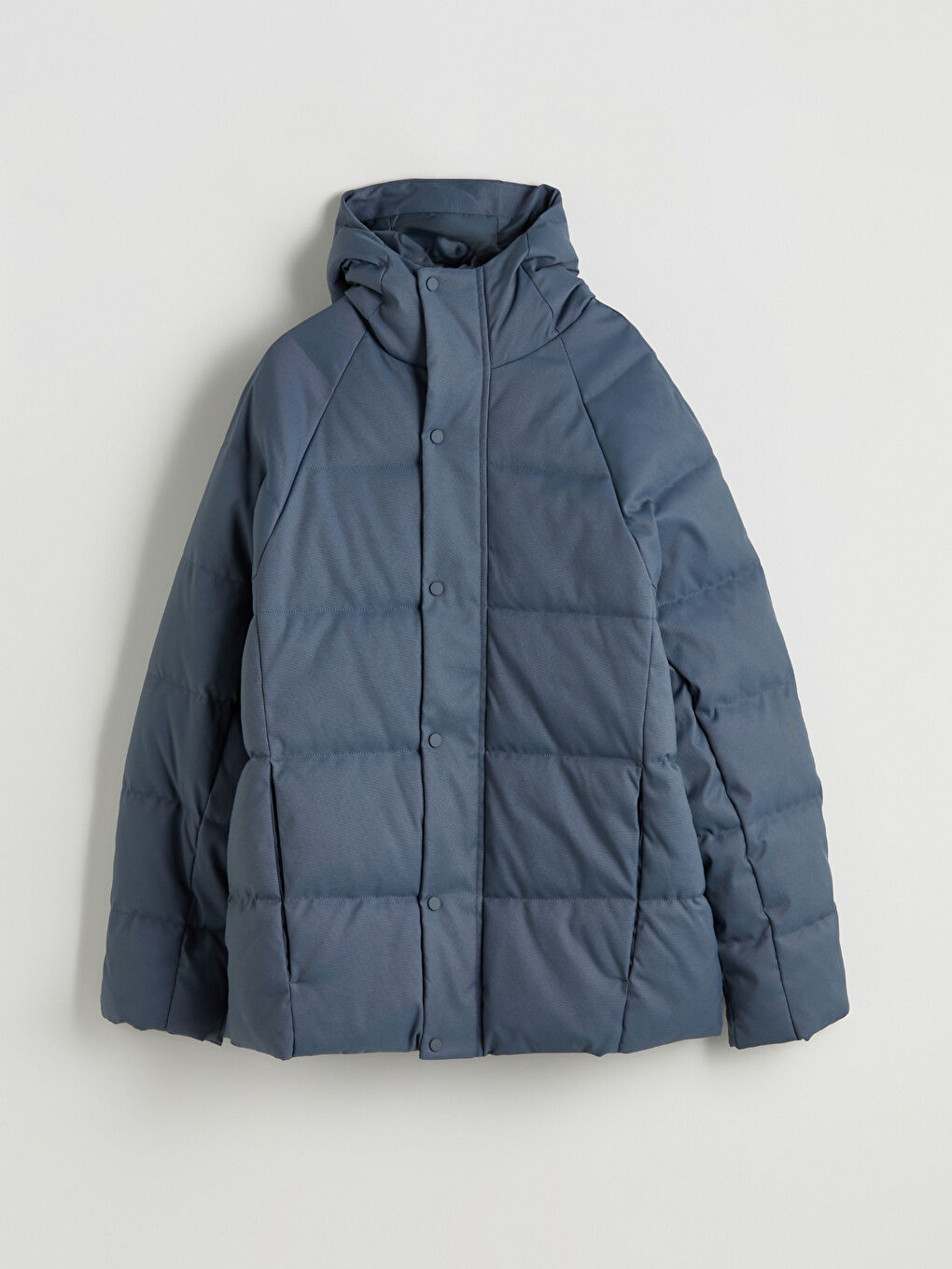 Мужской пуховик свободного кроя с капюшоном-5