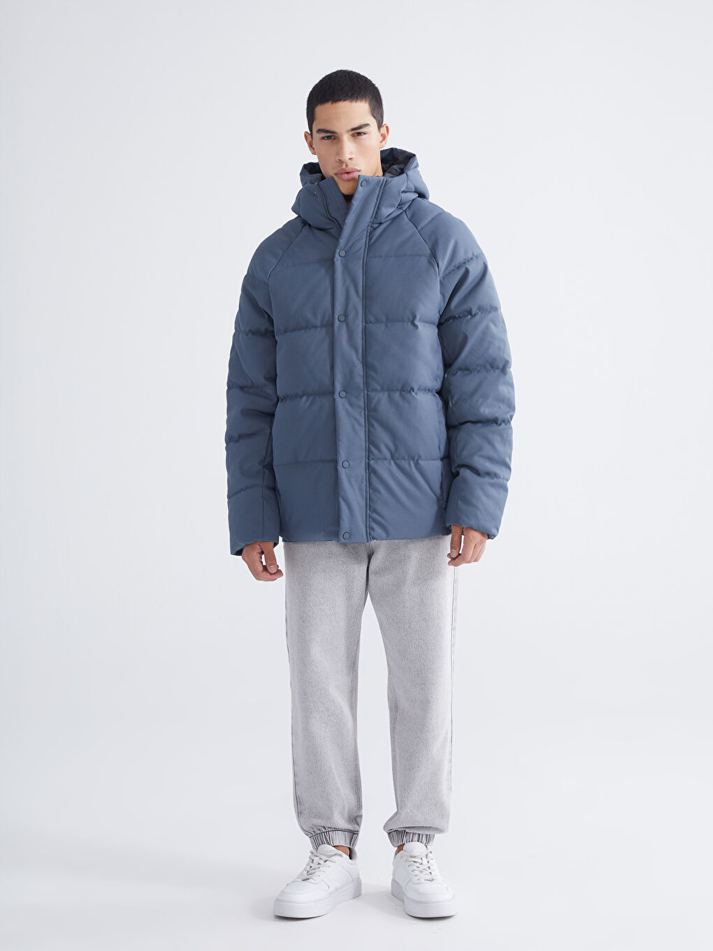 İndigo Rahat Kalıp Kapüşonlu Erkek Şişme Mont-1