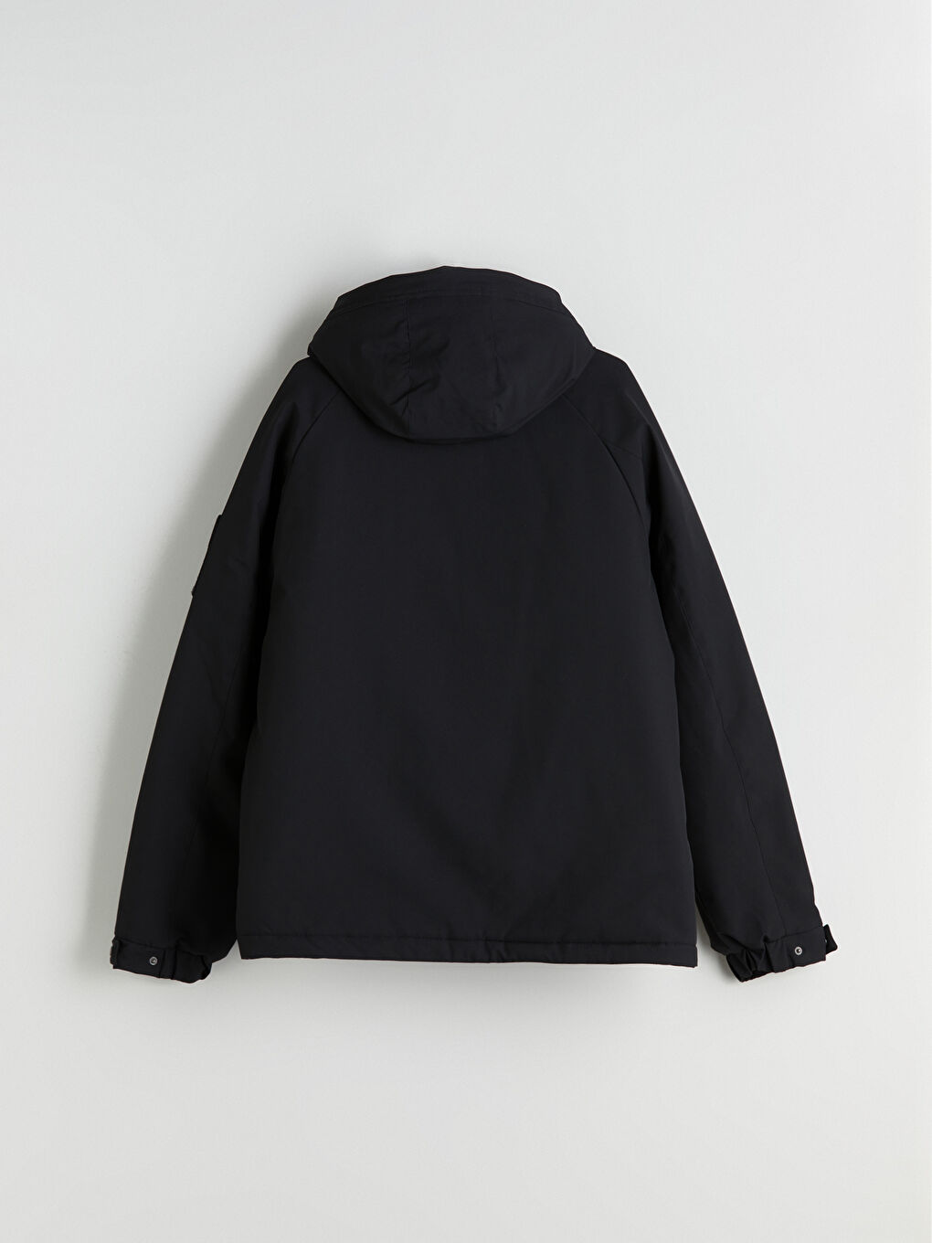 Siyah Rahat Kalıp Kapüşonlu Erkek Mont-7