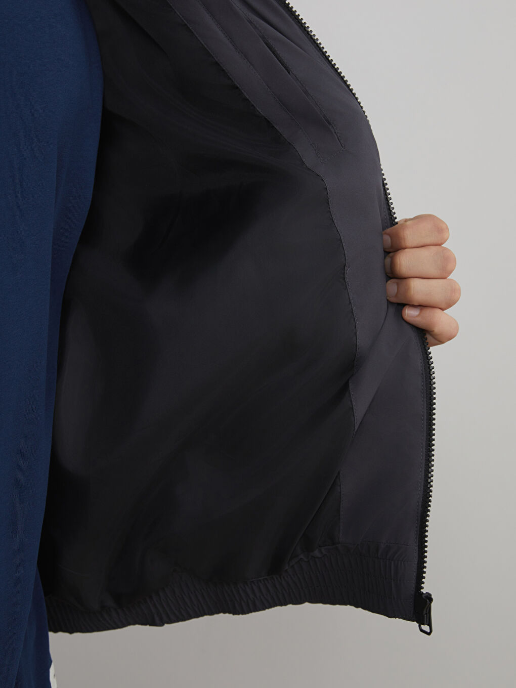 Gri Standart Kalıp Dik Yaka Erkek Şişme Mont-3