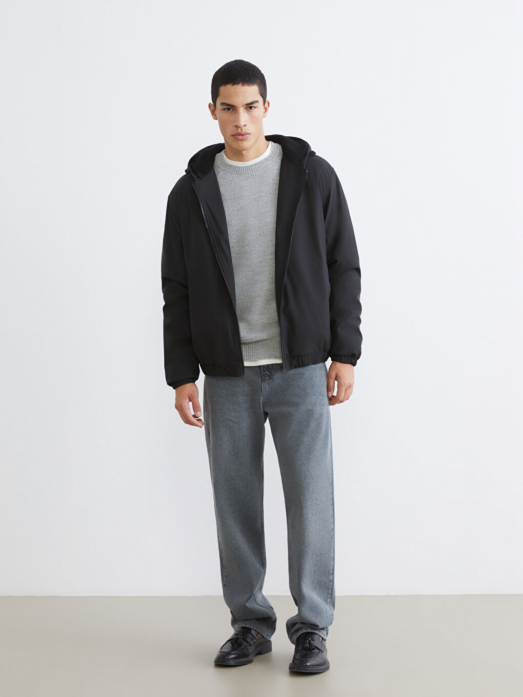 Siyah Standart Kalıp Kapüşonlu Erkek Mont-1