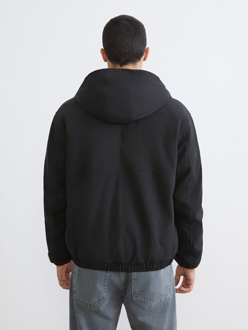 Siyah Standart Kalıp Kapüşonlu Erkek Mont-4