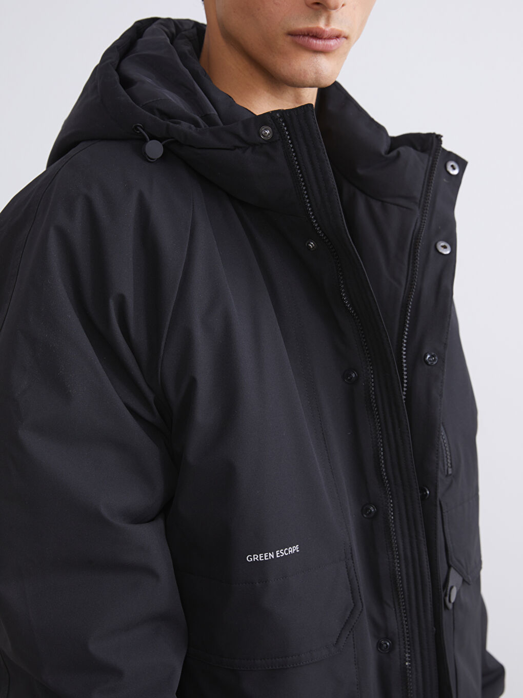 Siyah Standart Kalıp Kapüşonlu Erkek Parka-2