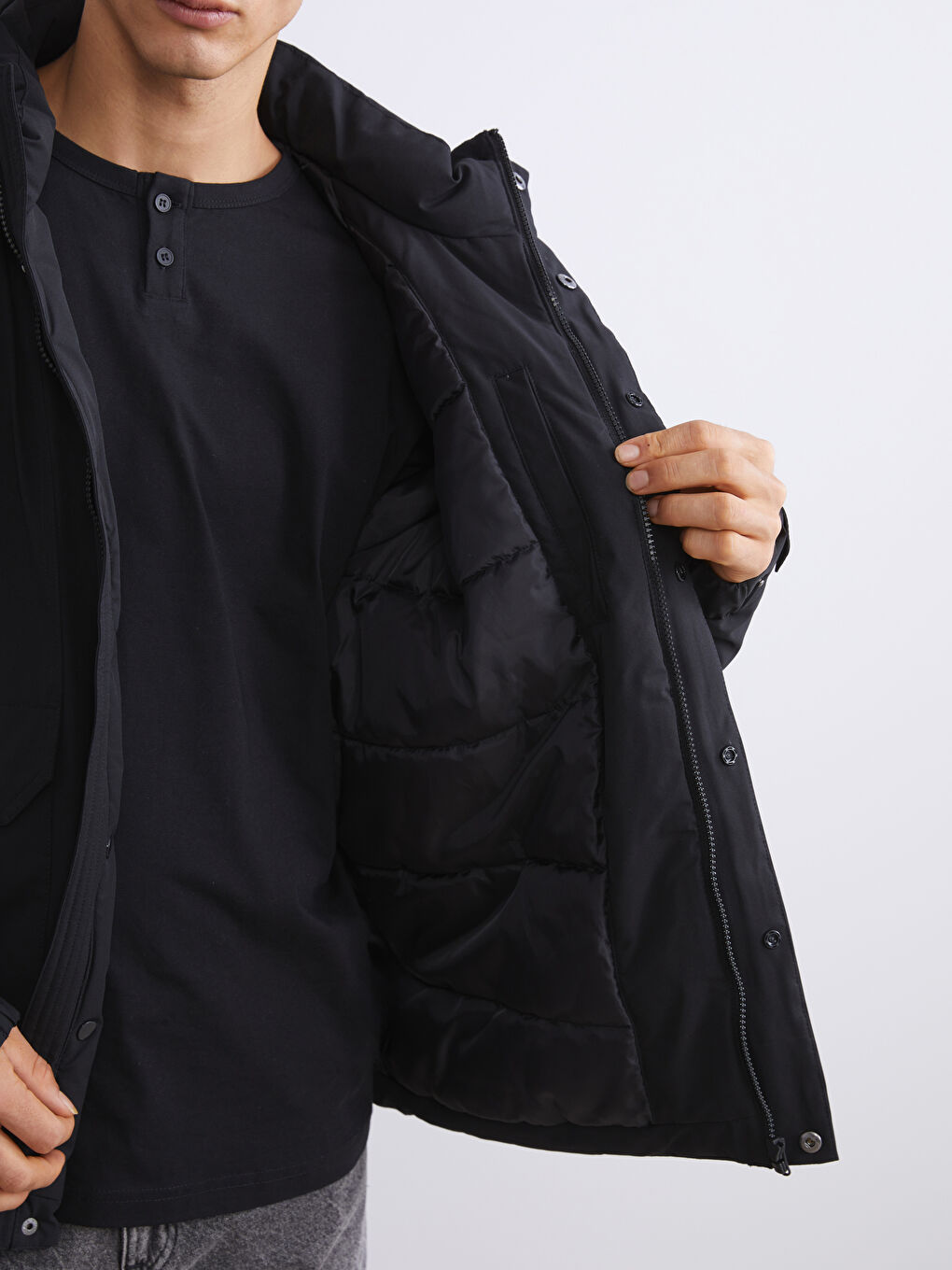 Siyah Standart Kalıp Kapüşonlu Erkek Parka-3