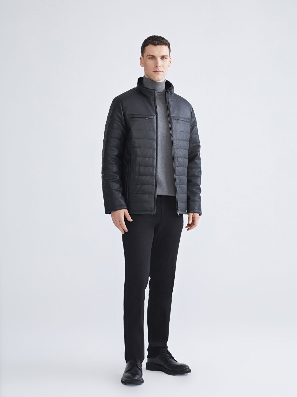 Siyah Standart Kalıp Dik Yaka Erkek Deri Görünümlü Mont-1