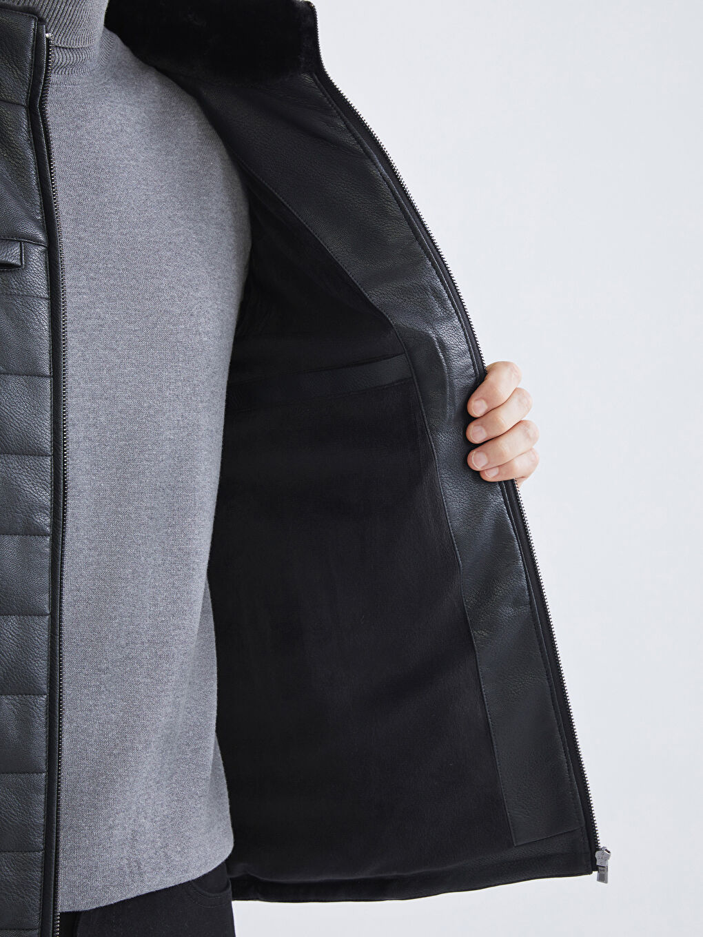 Siyah Standart Kalıp Dik Yaka Erkek Deri Görünümlü Mont-3