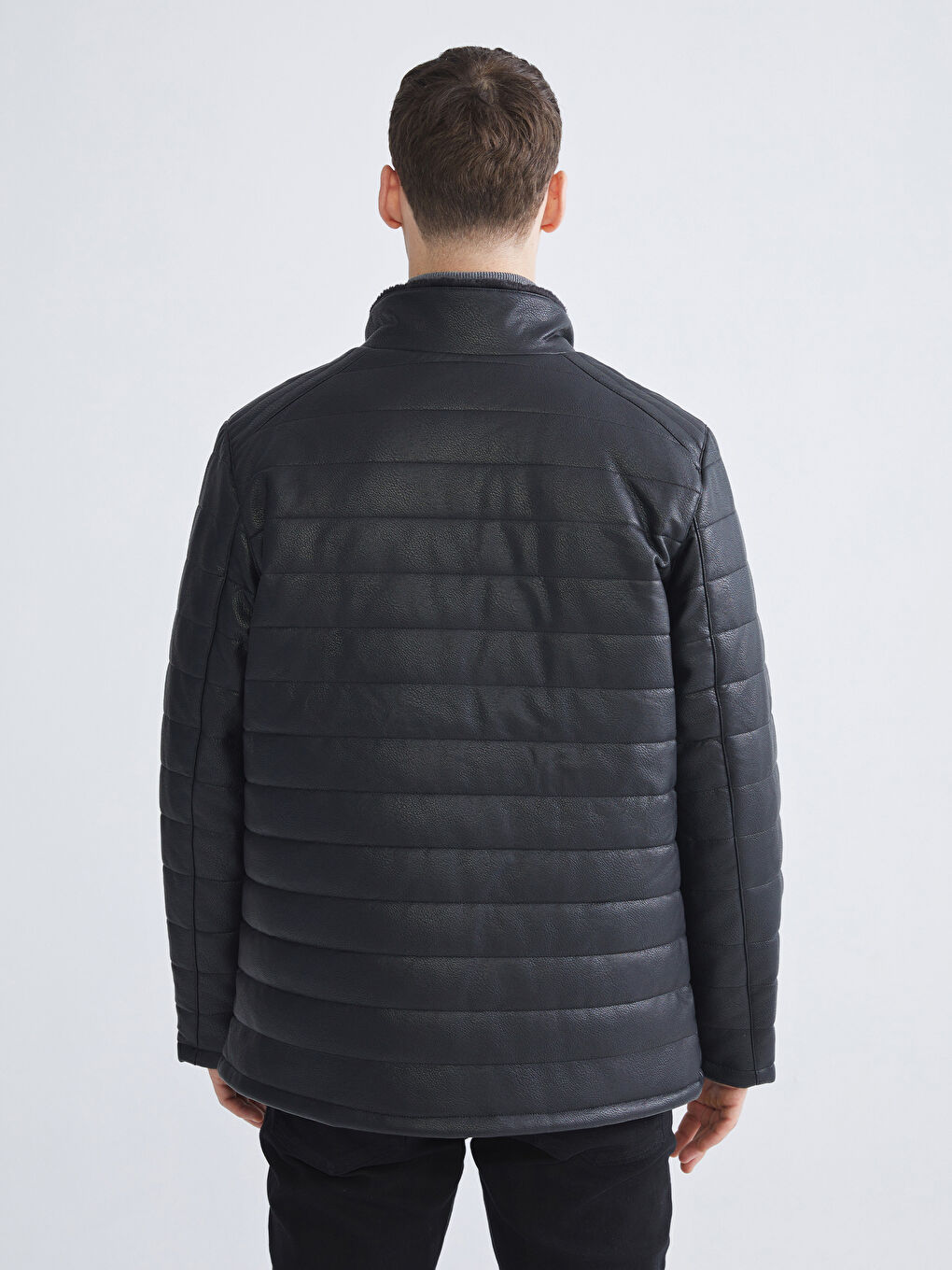 Siyah Standart Kalıp Dik Yaka Erkek Deri Görünümlü Mont-4