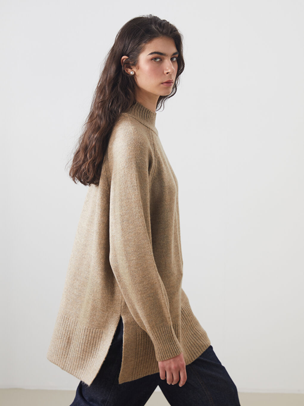 Bej Dik Yaka Oversize Kadın Triko Tunik