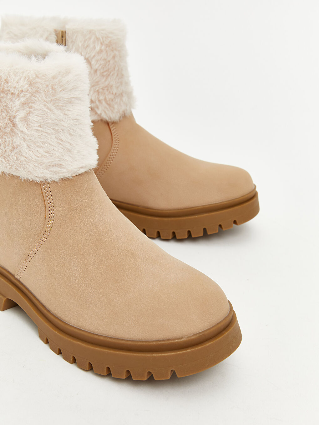 Plush Detailed Girls' Boots-2