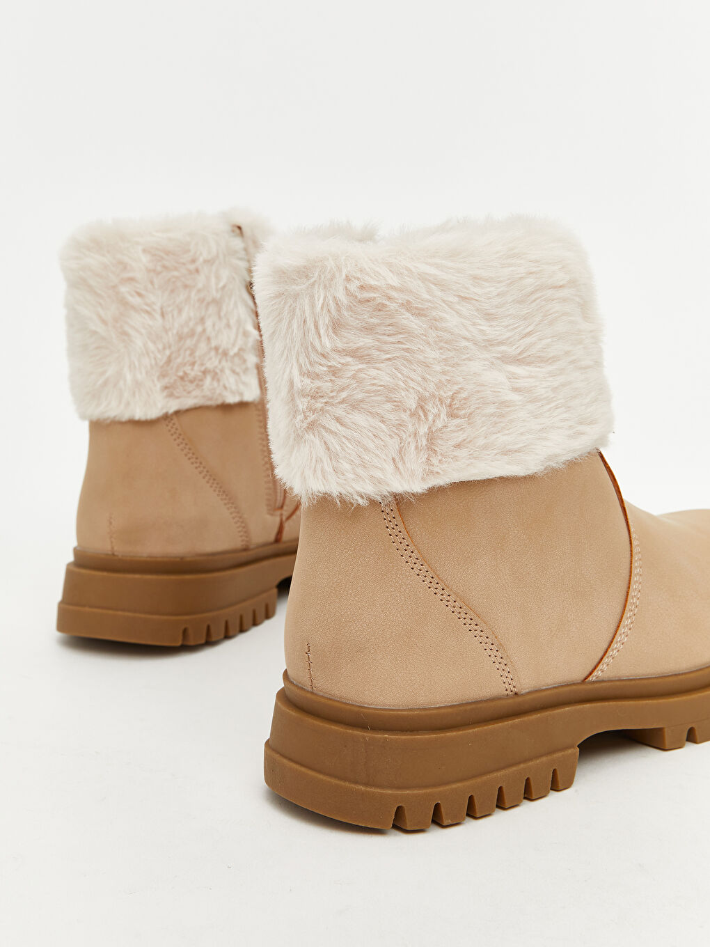 Plush Detailed Girls' Boots-4