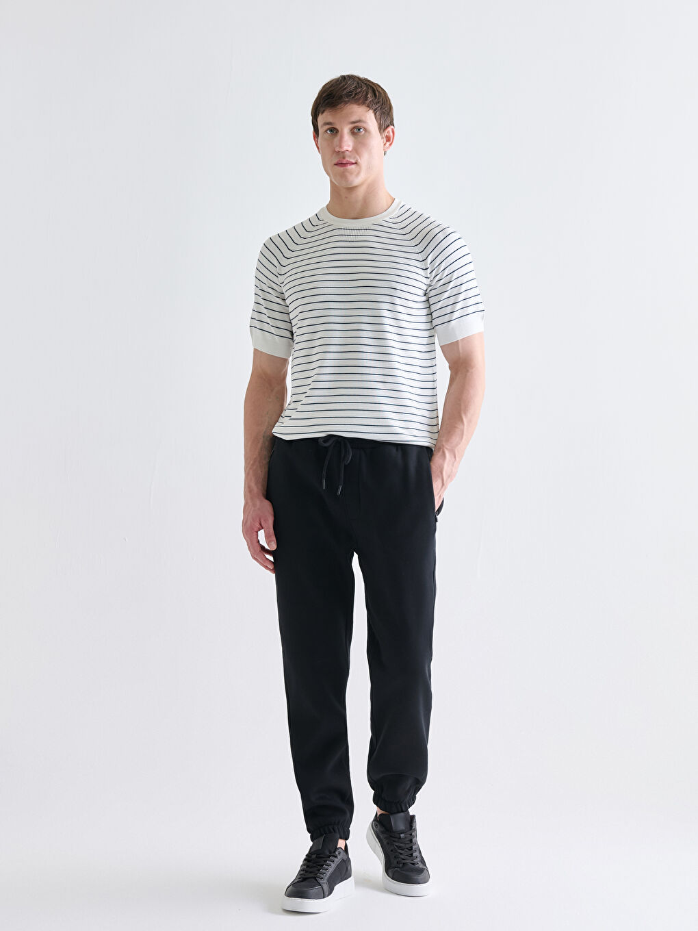 Siyah Standart Kalıp Erkek Jogger Eşofman Altı