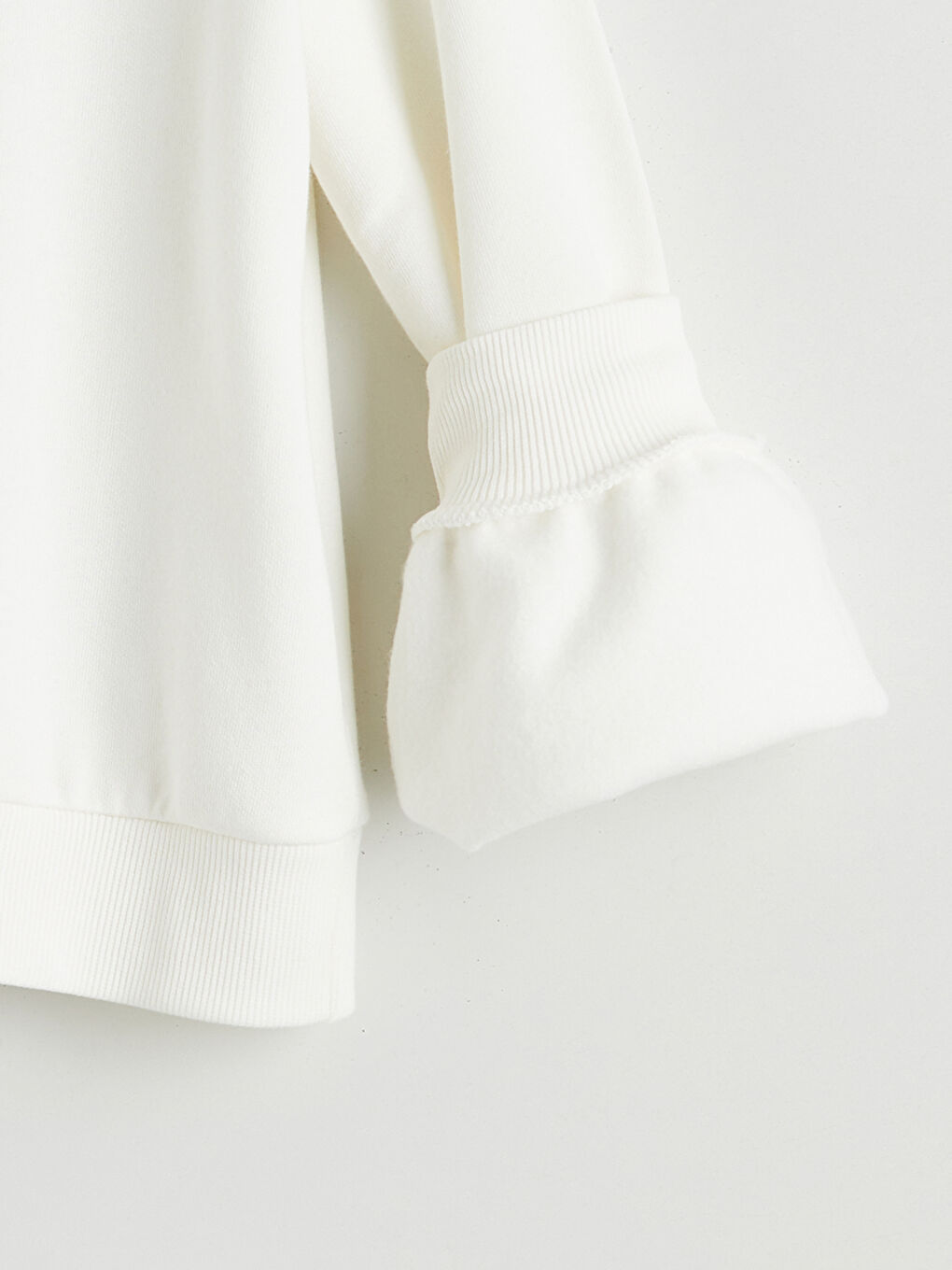 سويت شيرت بياقة دائرية وبنطلون للبنات-3