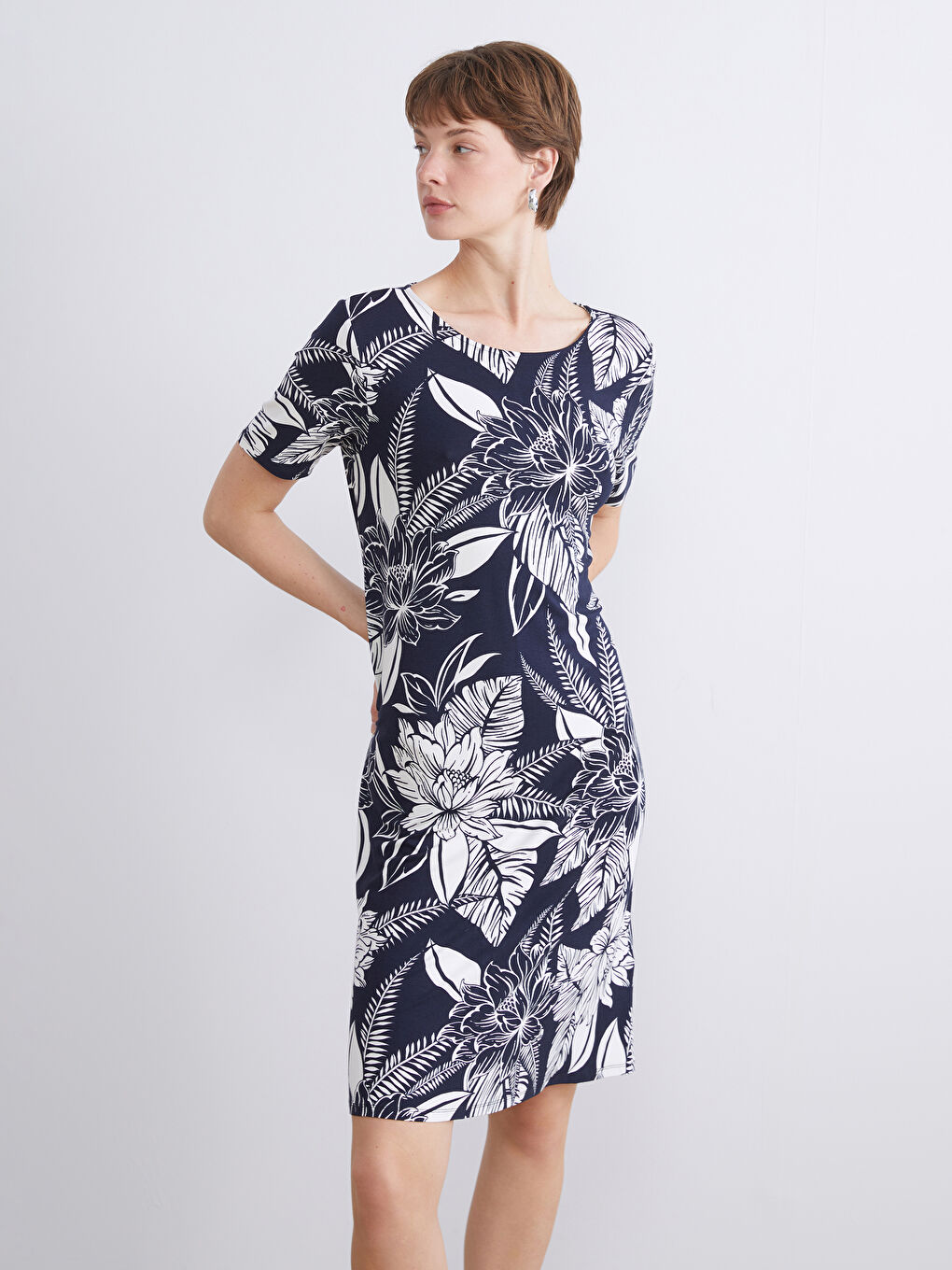 Crew Neck Floral Dress-1
