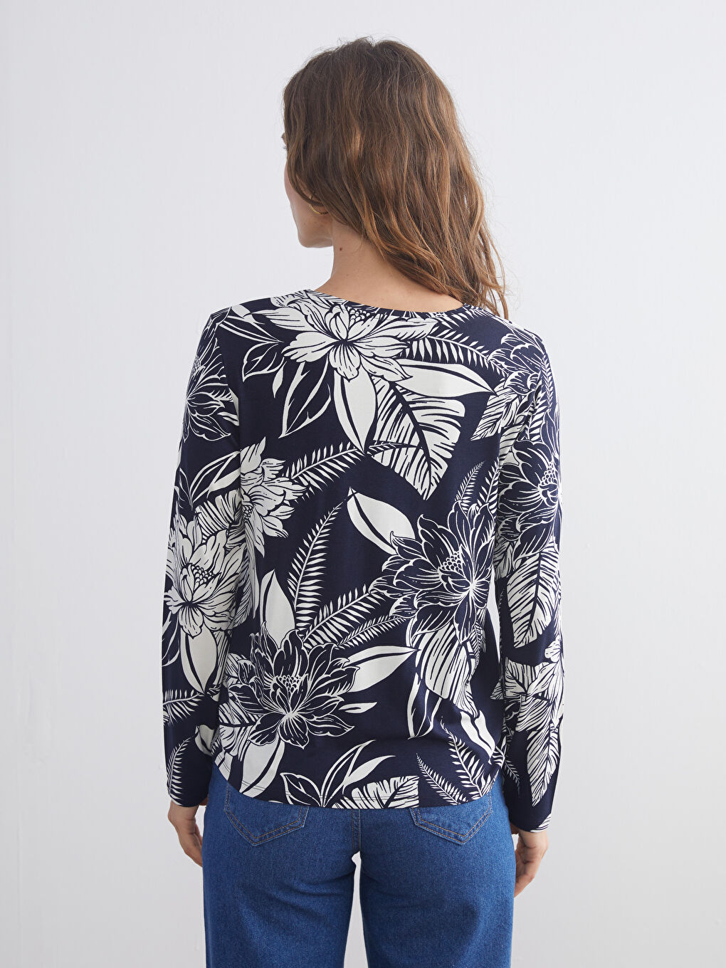 Crew Neck Floral Blouse-3