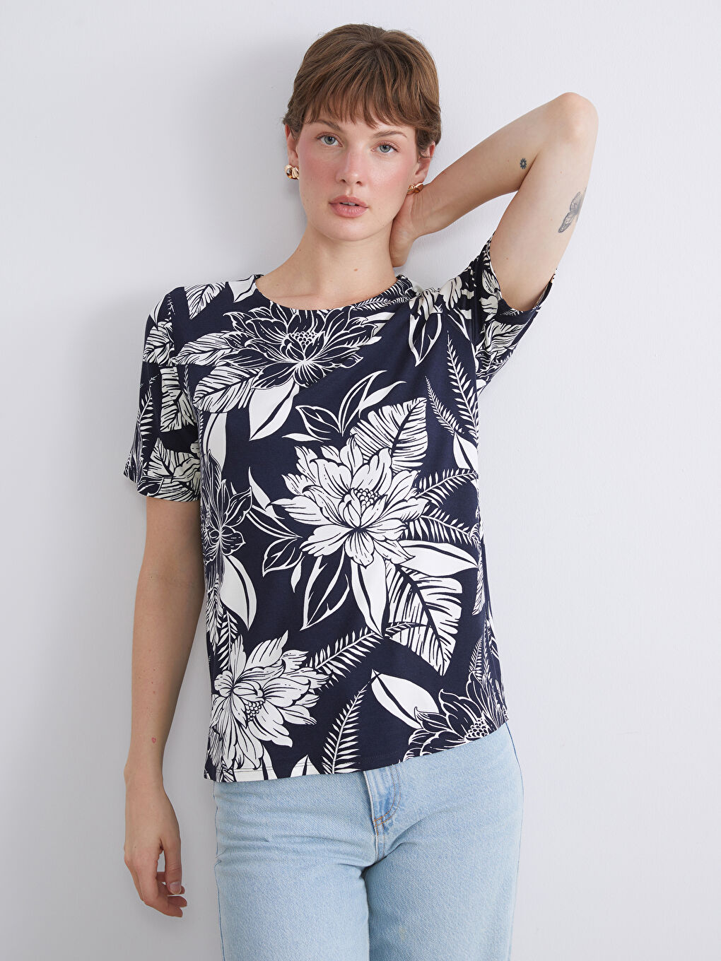 Crew Neck Floral Blouse