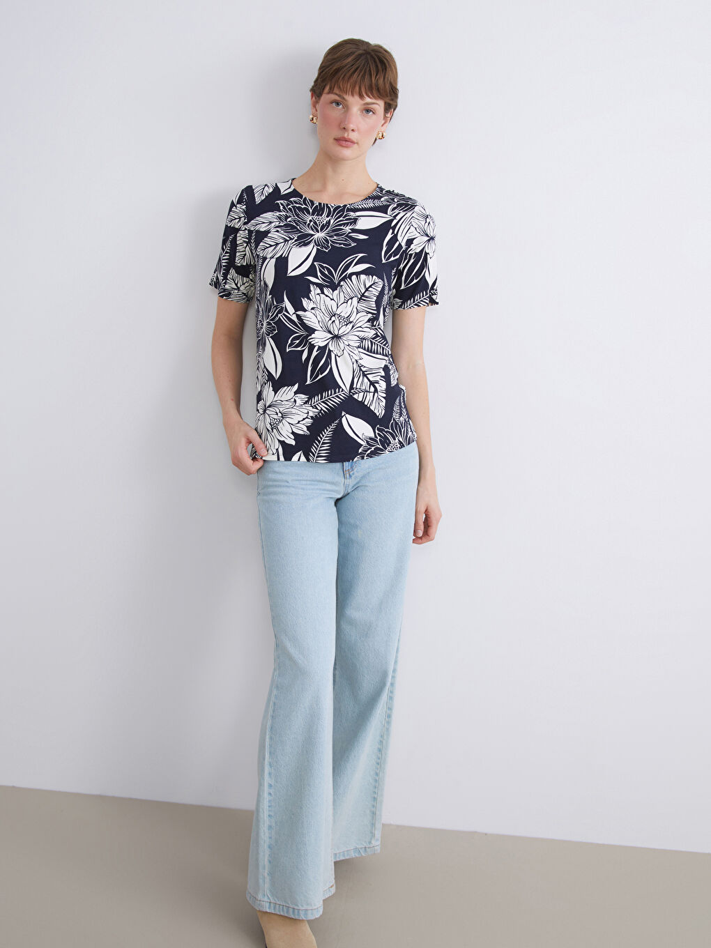 Crew Neck Floral Blouse-1