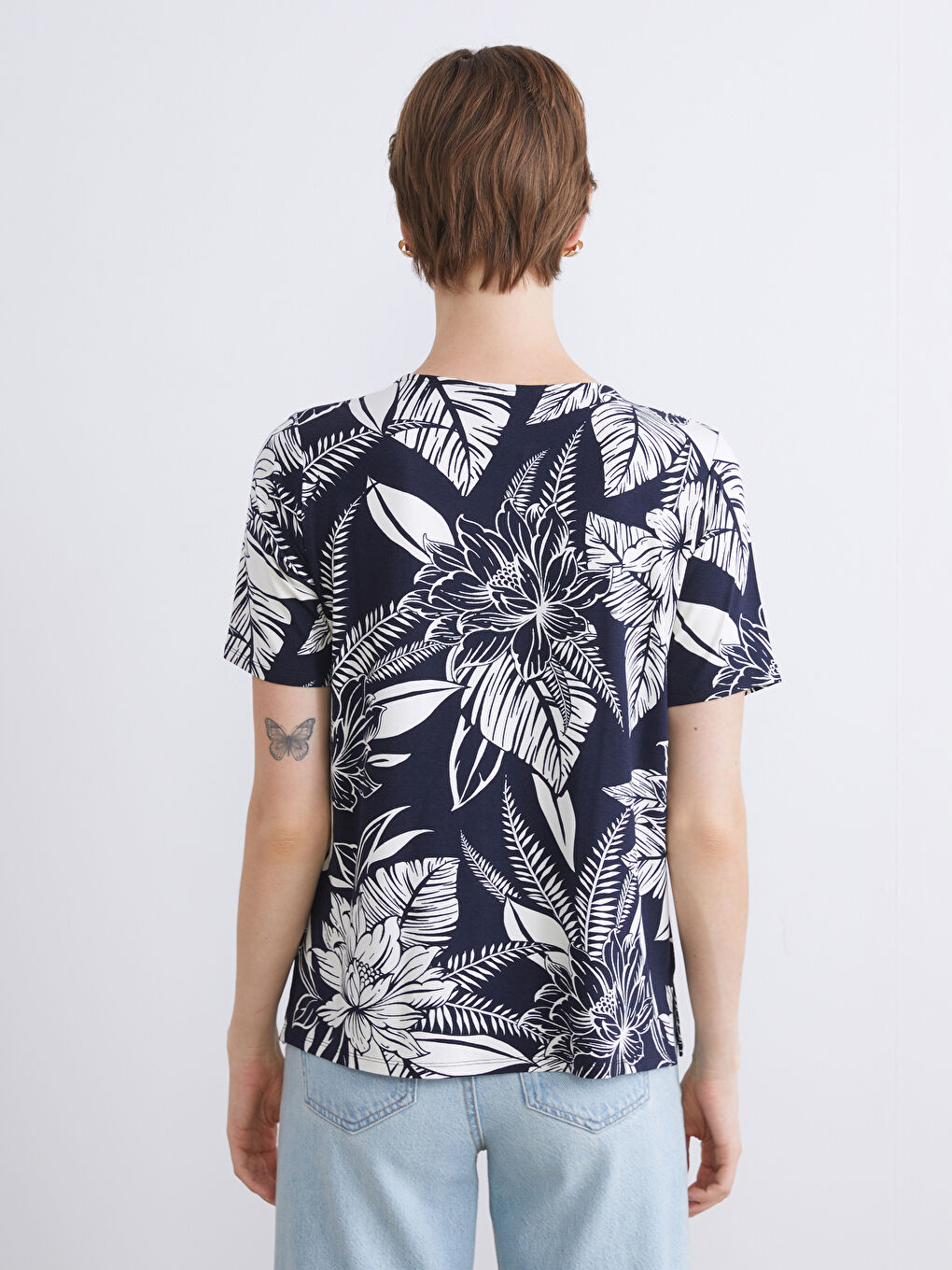 Crew Neck Floral Blouse-3
