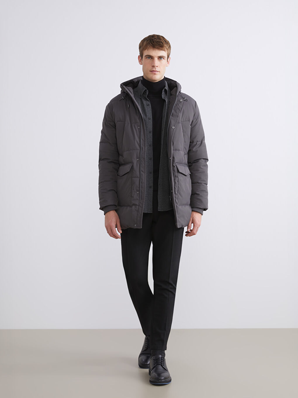 Gri Standart Kalıp Kapüşonlu Erkek Şişme Mont-1