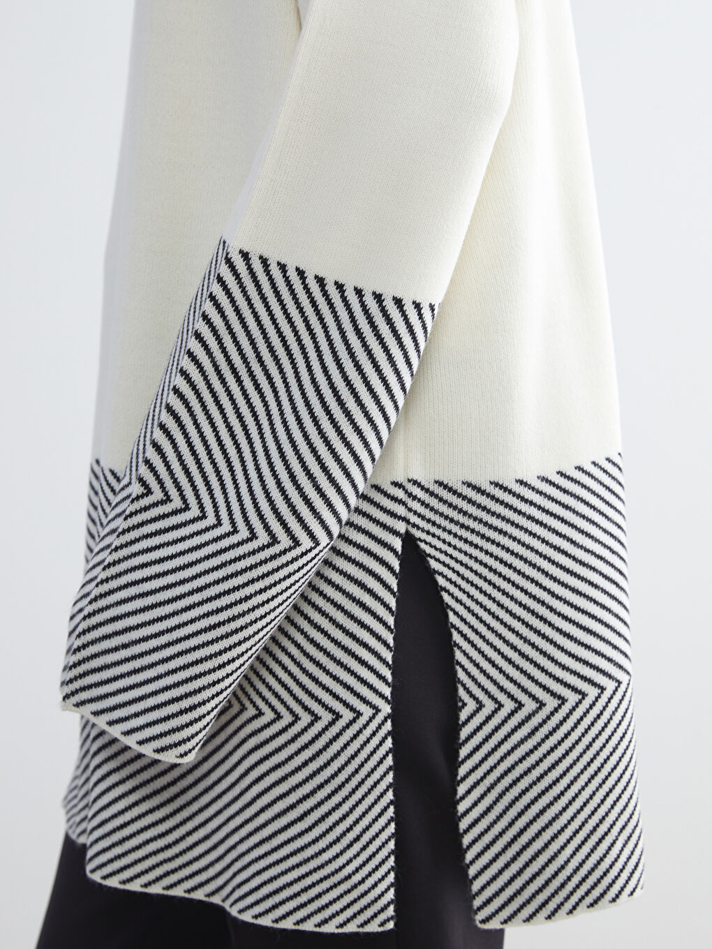 Ekru Kayık Yaka Desenli Kadın Triko Tunik-5