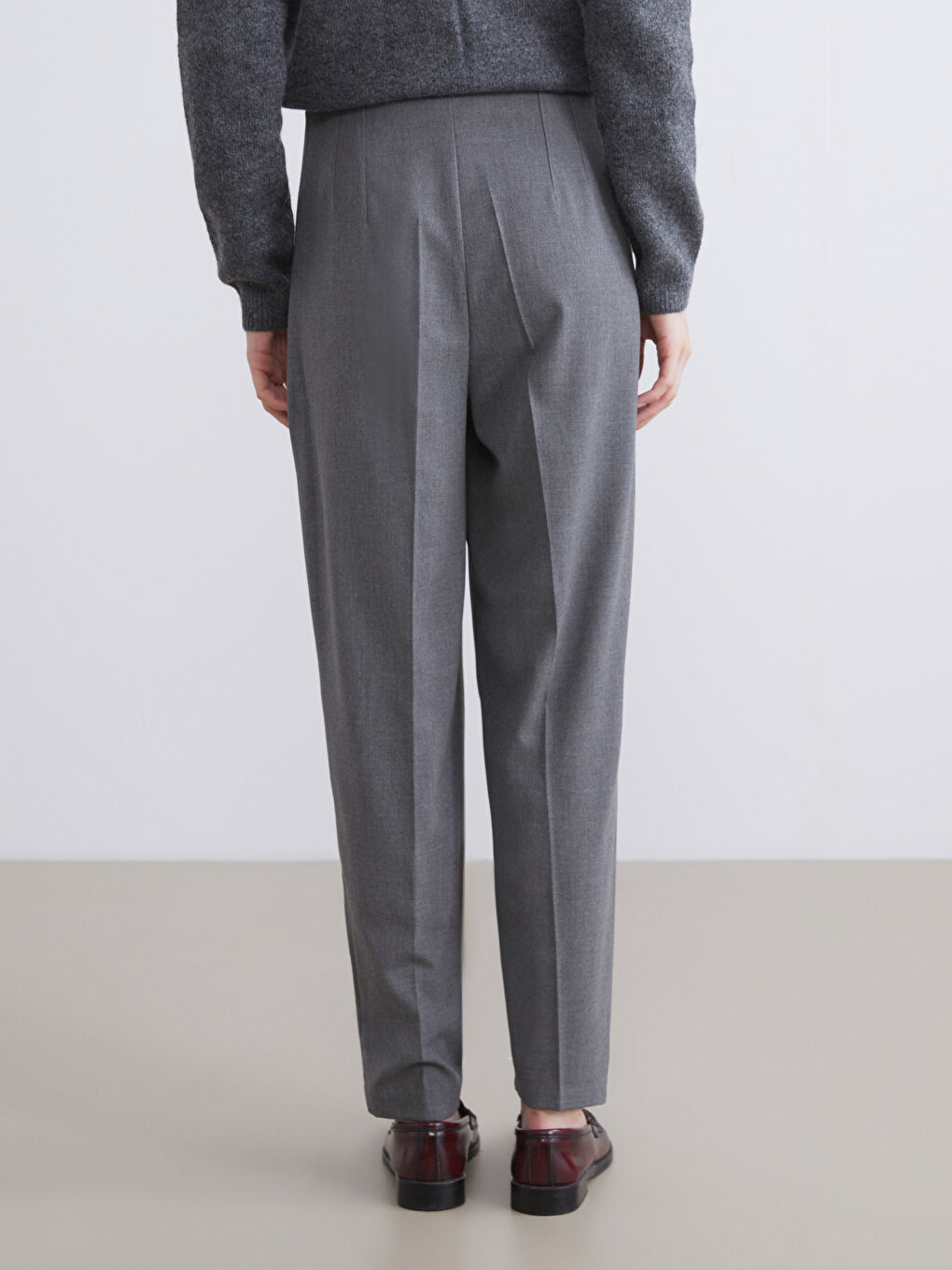 Carrot Fit Women's Trousers-3