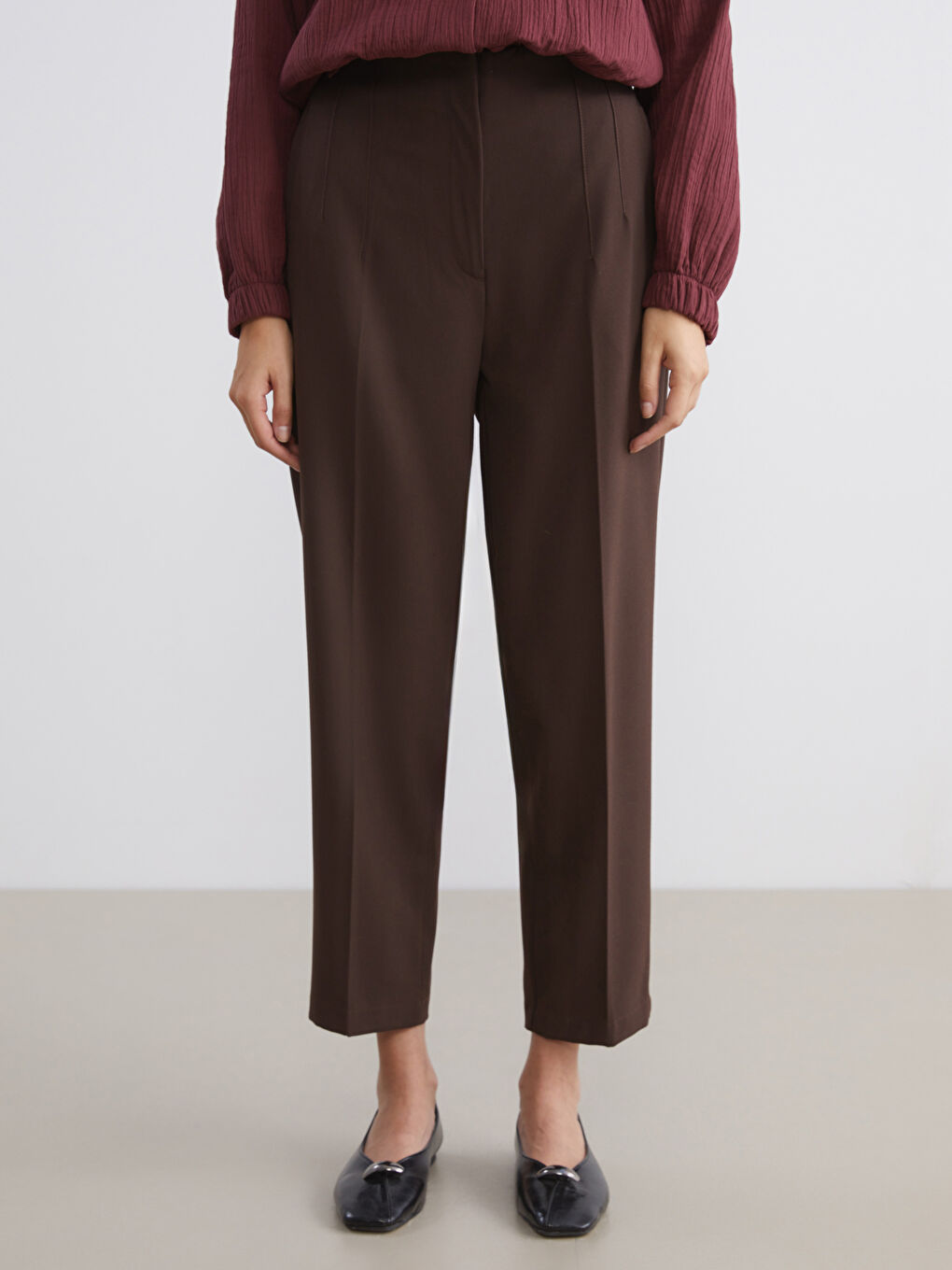 Carrot Fit Women's Trousers-3