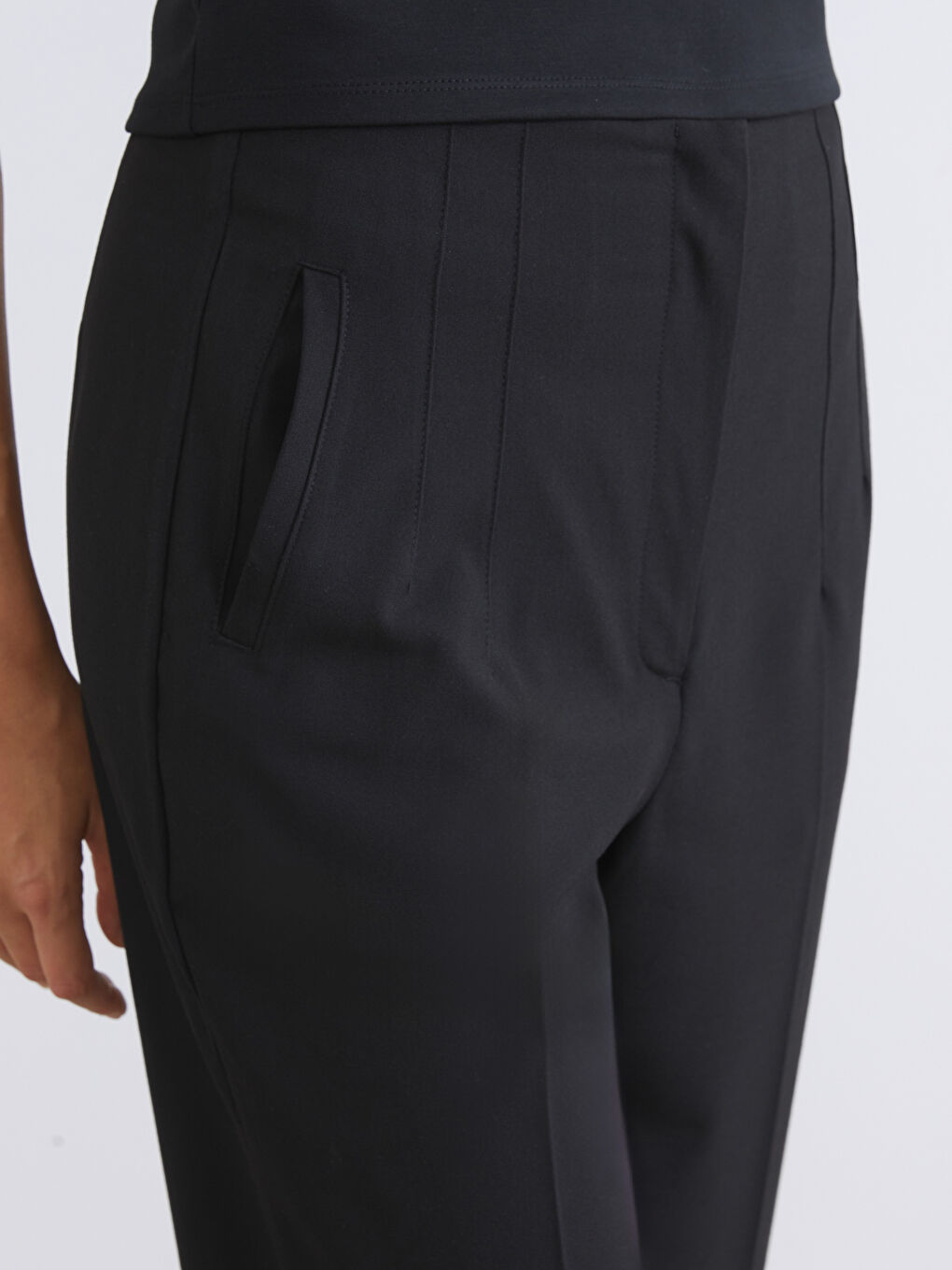 Carrot Fit Women's Trousers-4