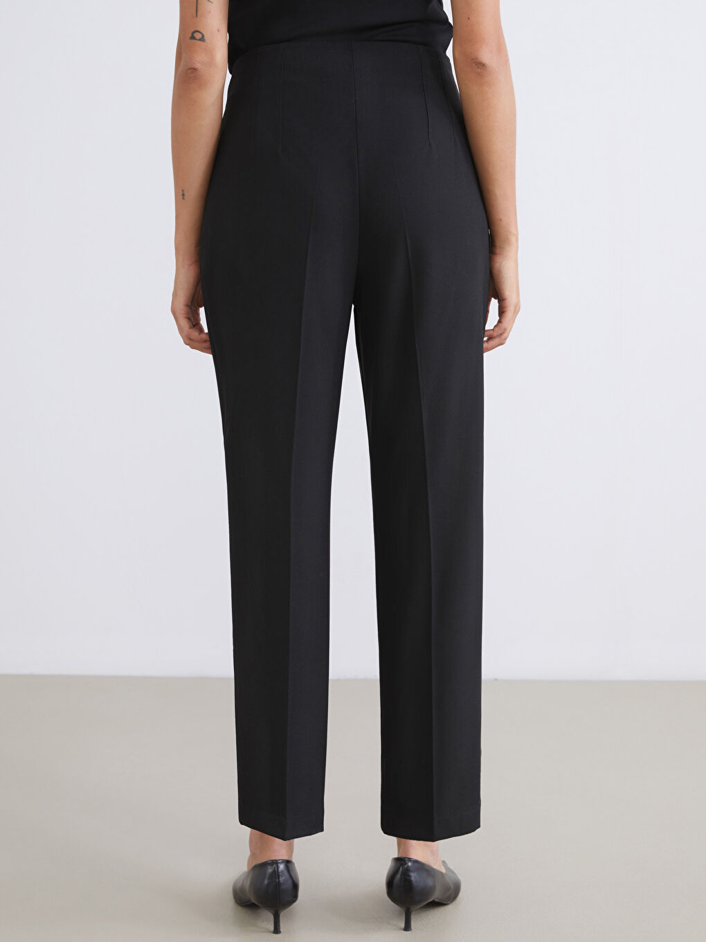 Carrot Fit Women's Trousers-6