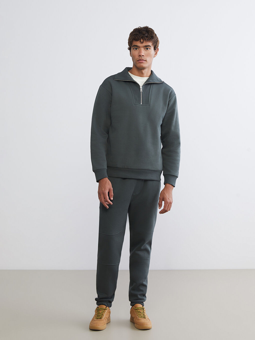 Haki Fermuarlı Dik Yaka Erkek Kalın Sweatshirt-1