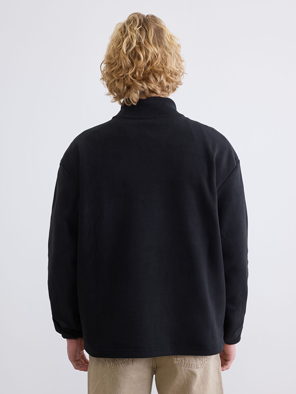 მამაკაცის მაღალი საყელოიანი, ნაქარგი, მძიმე სვიტერი.-3