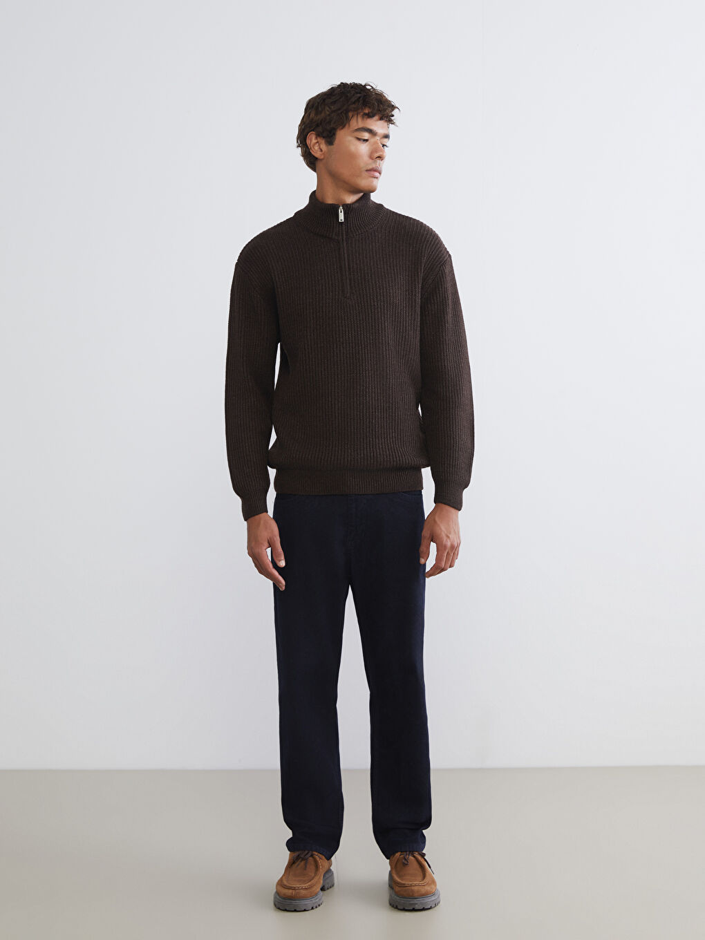 Kahverengi Fermuarlı Dik Yaka Erkek Triko Kazak-1