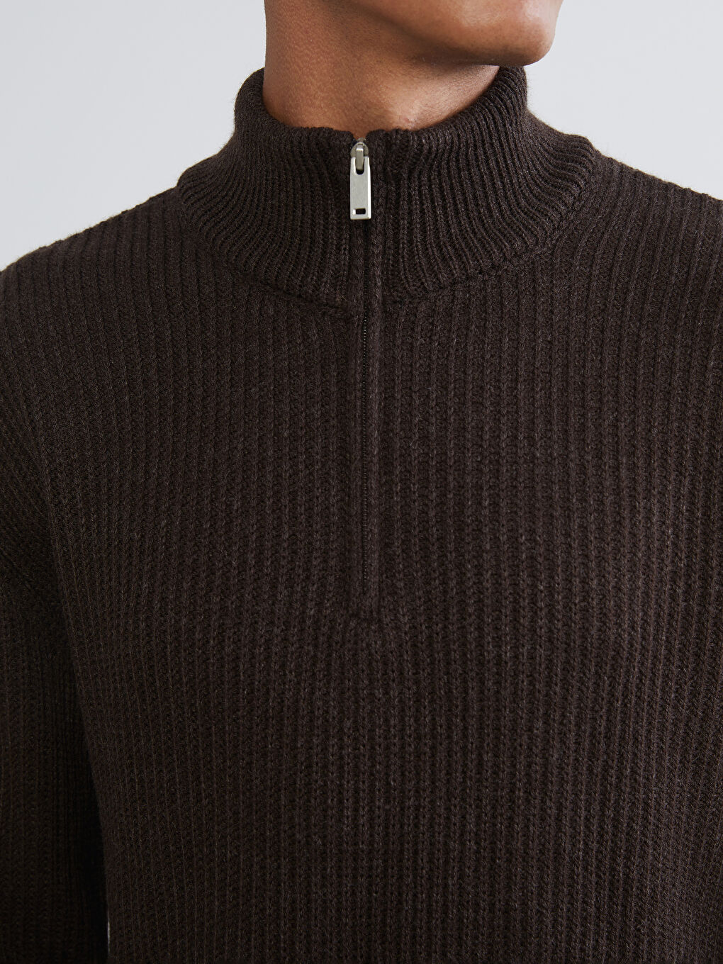 Kahverengi Fermuarlı Dik Yaka Erkek Triko Kazak-2