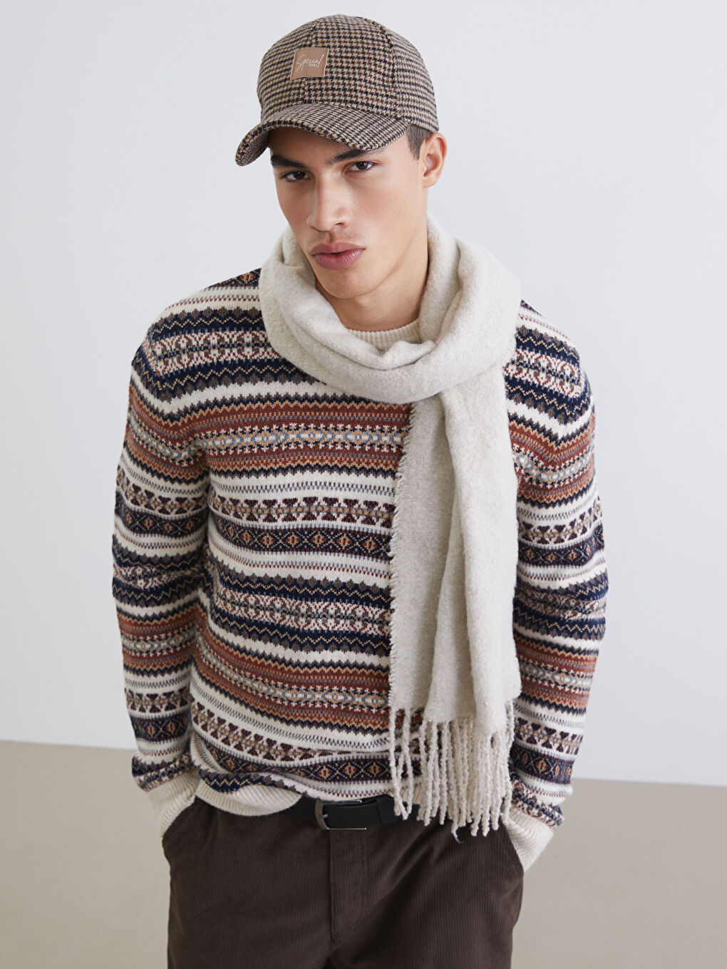 მამაკაცის ტრიკო სვიტერი მრგვალი ყელით პრინტით