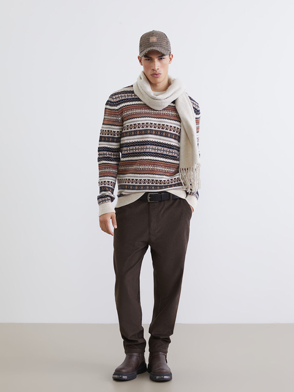 მამაკაცის ტრიკო სვიტერი მრგვალი ყელით პრინტით-1