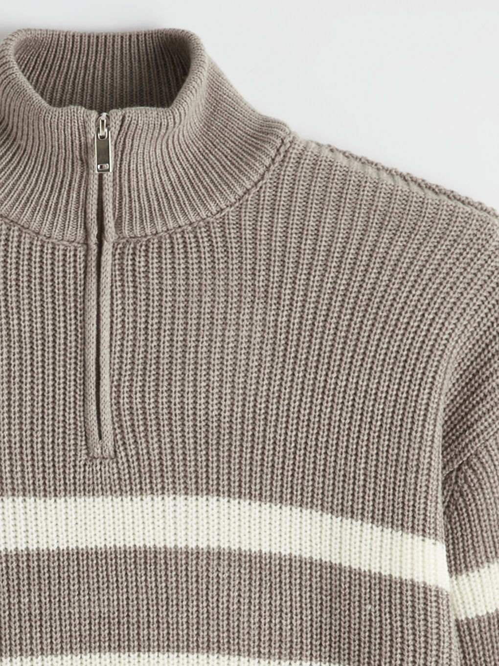 Bej Fermuarlı Dik Yaka Çizgili Erkek Triko Kazak-5