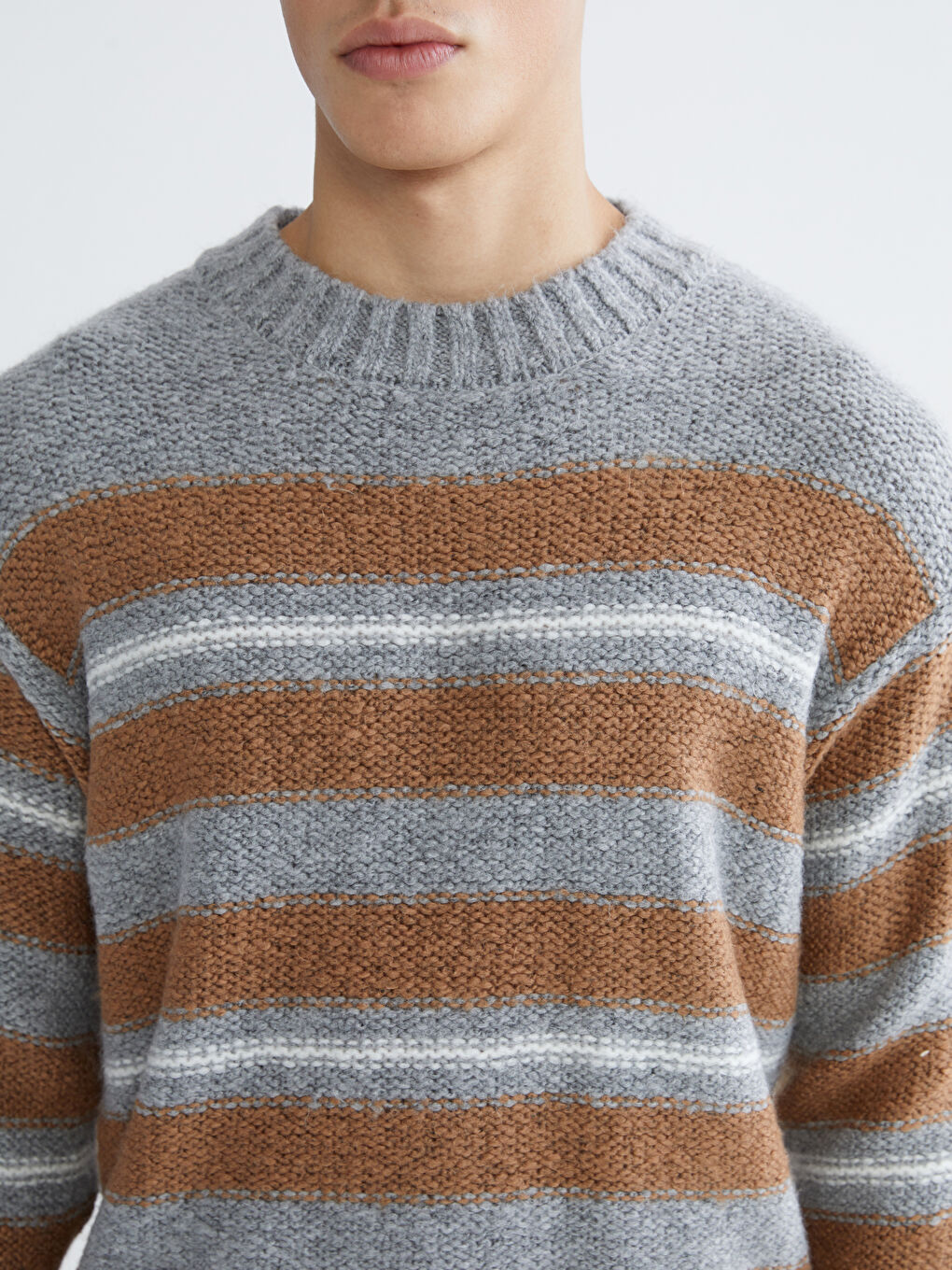 Gri Bisiklet Yaka Çizgili Erkek Triko Kazak-2