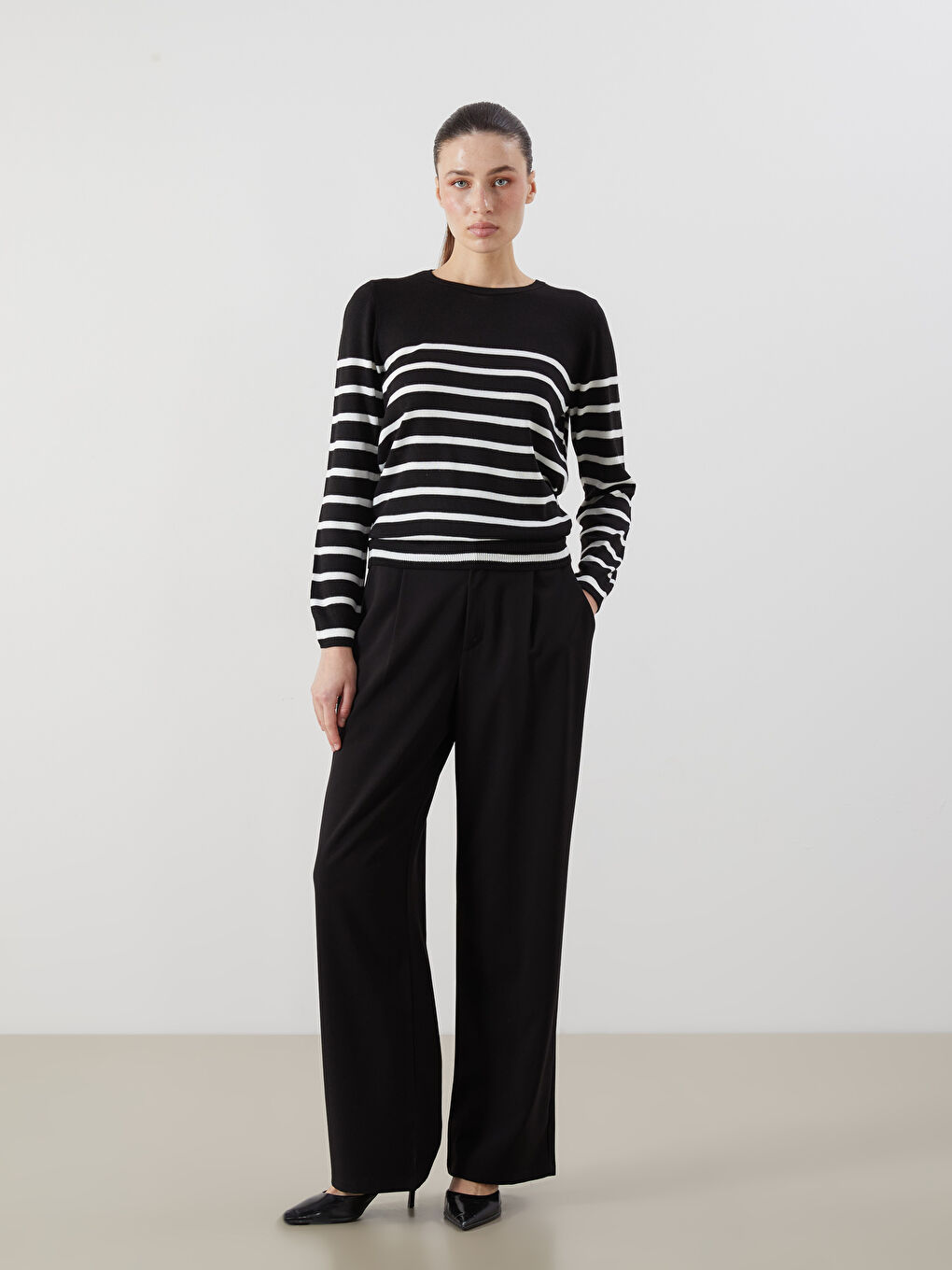 Crew Neck Striped Women's Knitwear Sweater-3